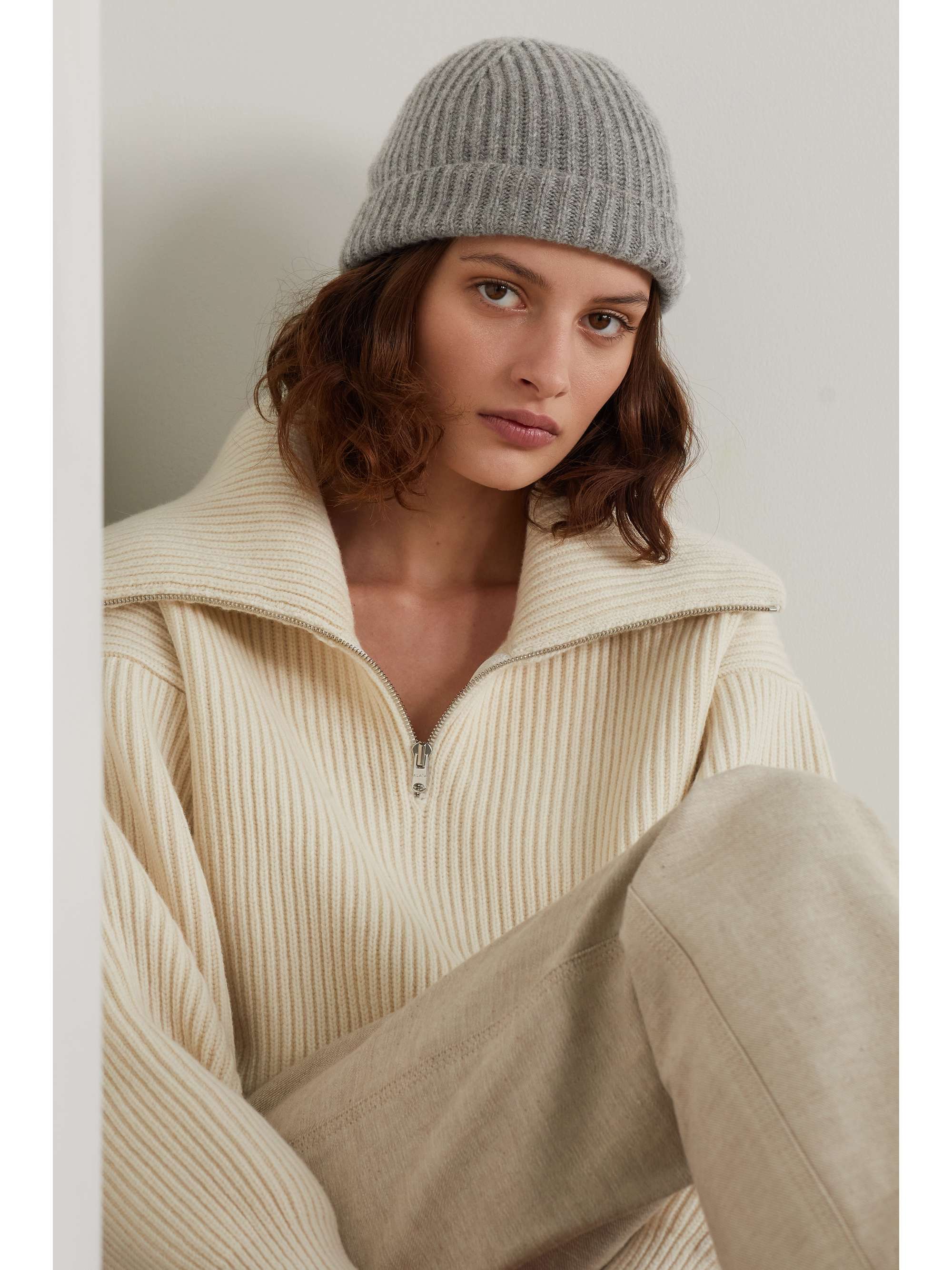 ALAÏA Ribbed cashmere beanie