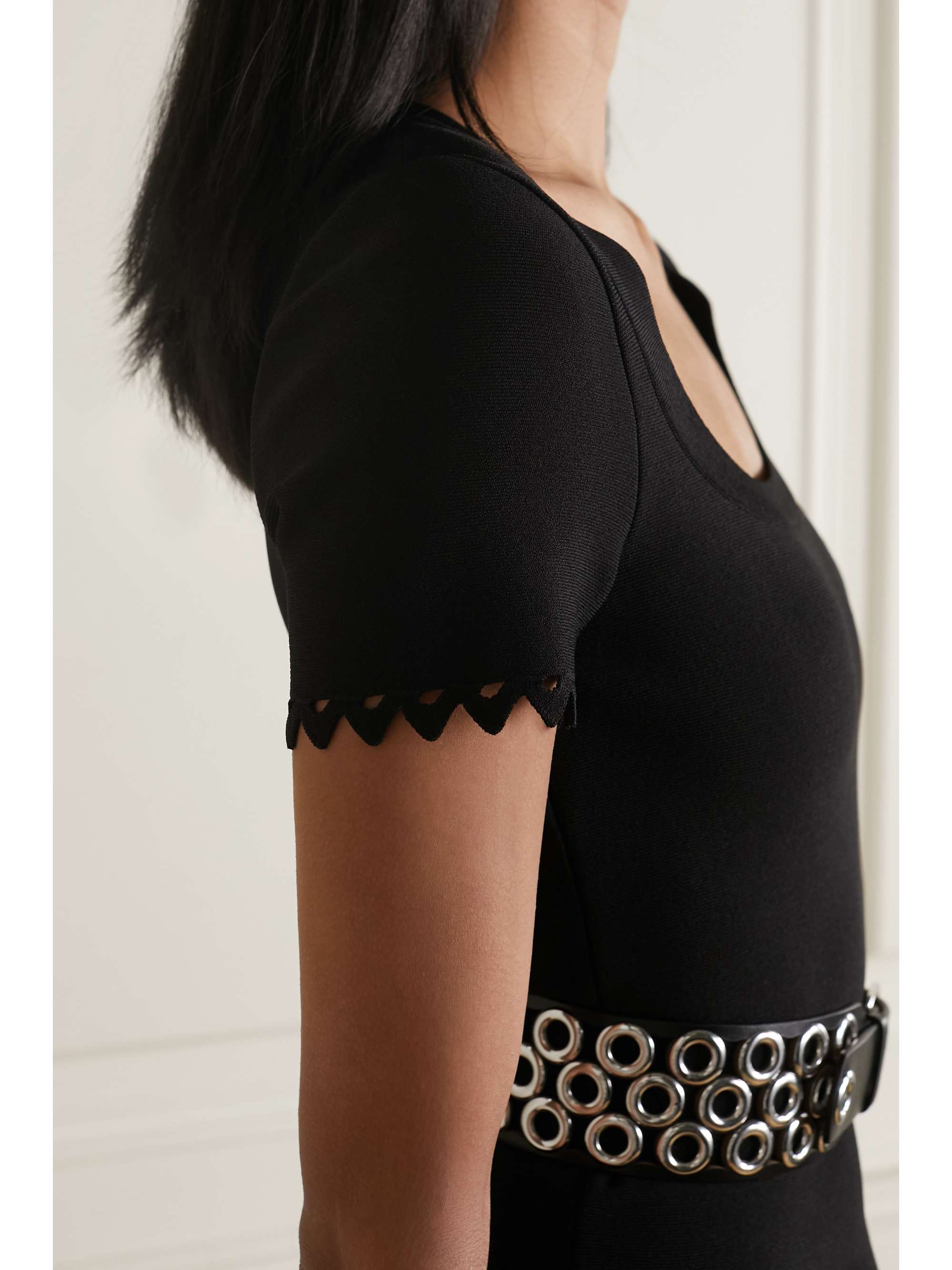 ALAÏA Mini-robe en mailles stretch découpée au laser Editions