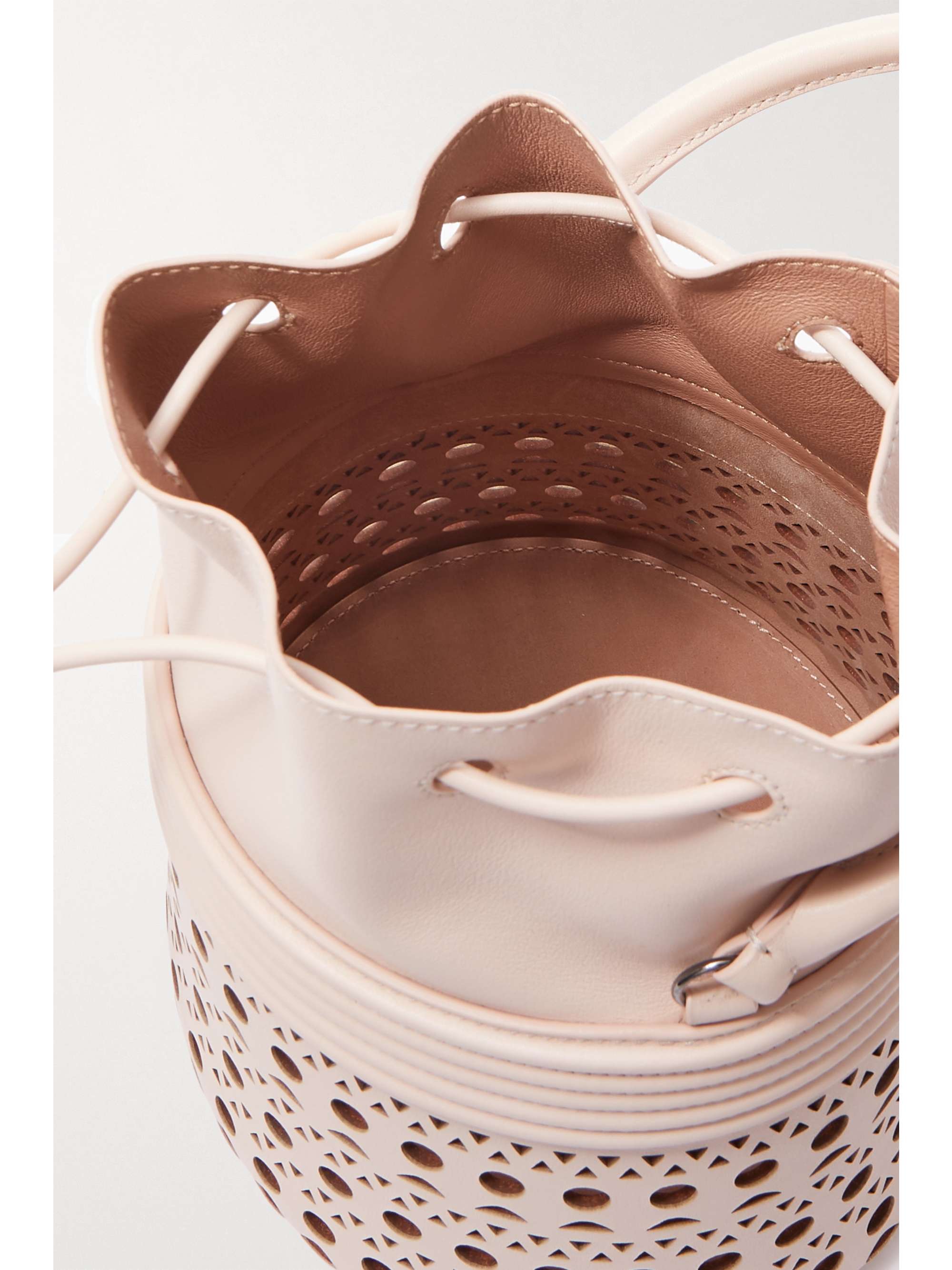 ALAÏA Bucket Corset Tasche aus lasergeschnittenem Leder