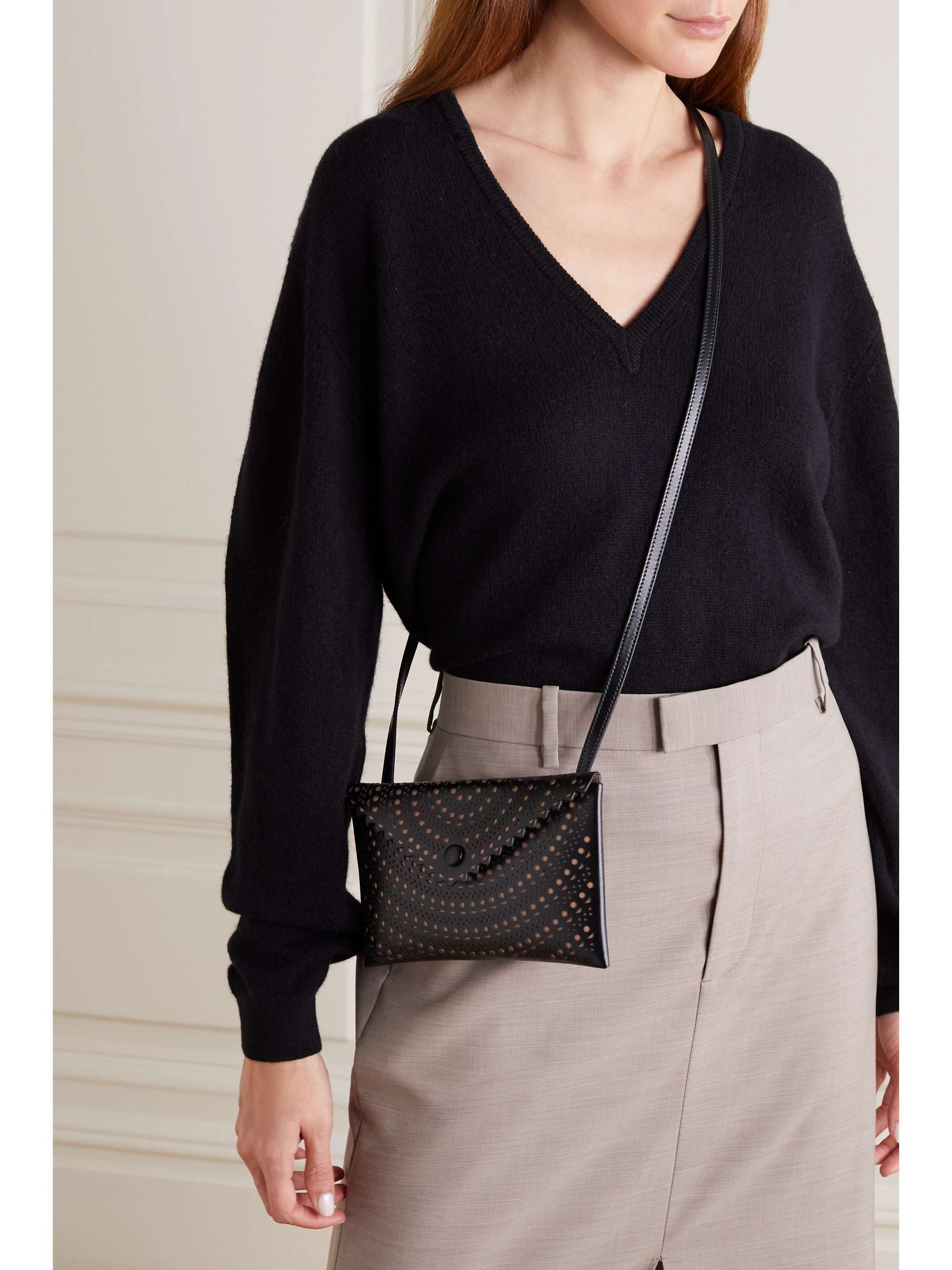 ALAÏA Louise 20 laser-cut leather shoulder bag