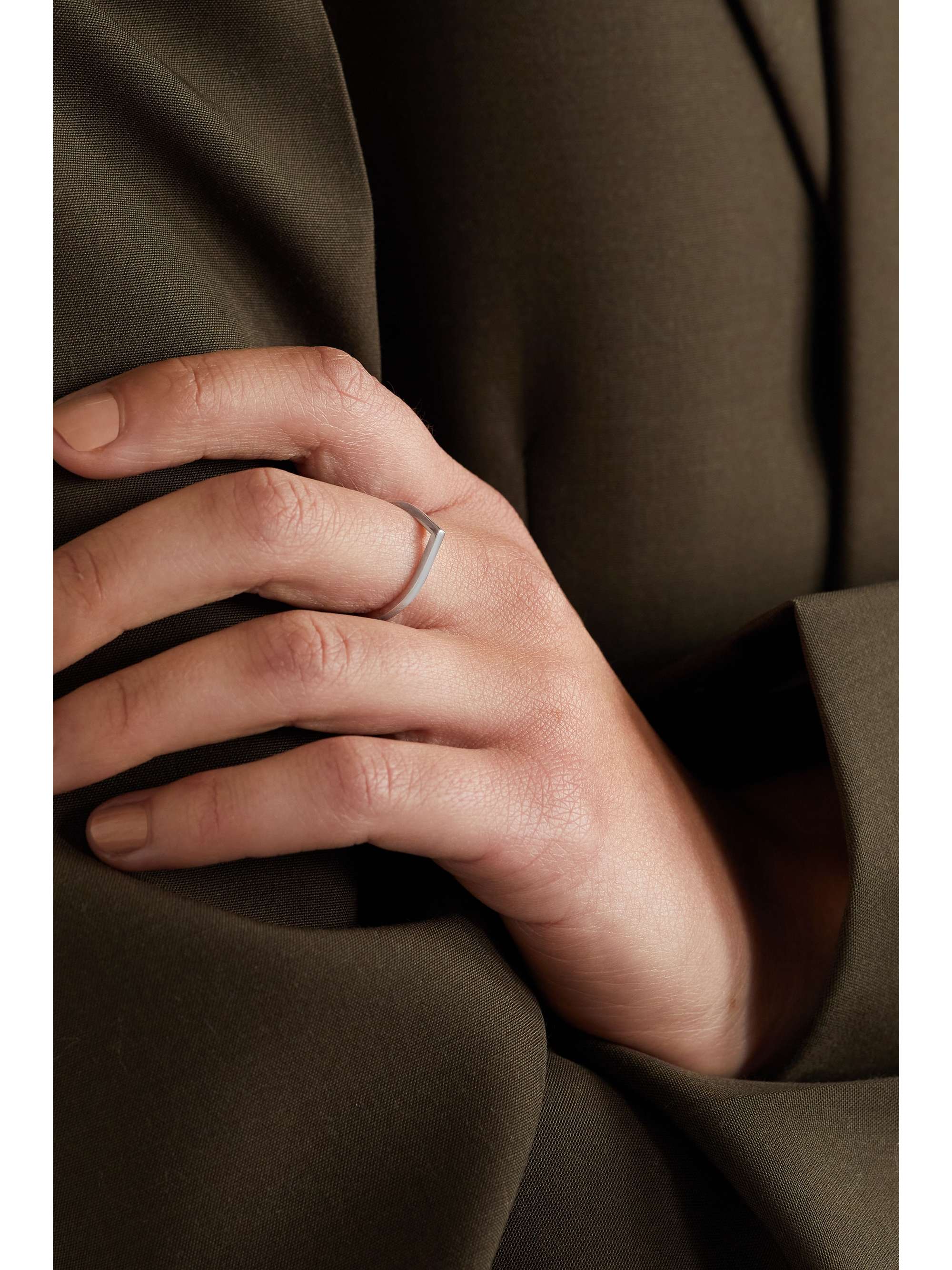 REPOSSI Antifer 18-karat white gold ring