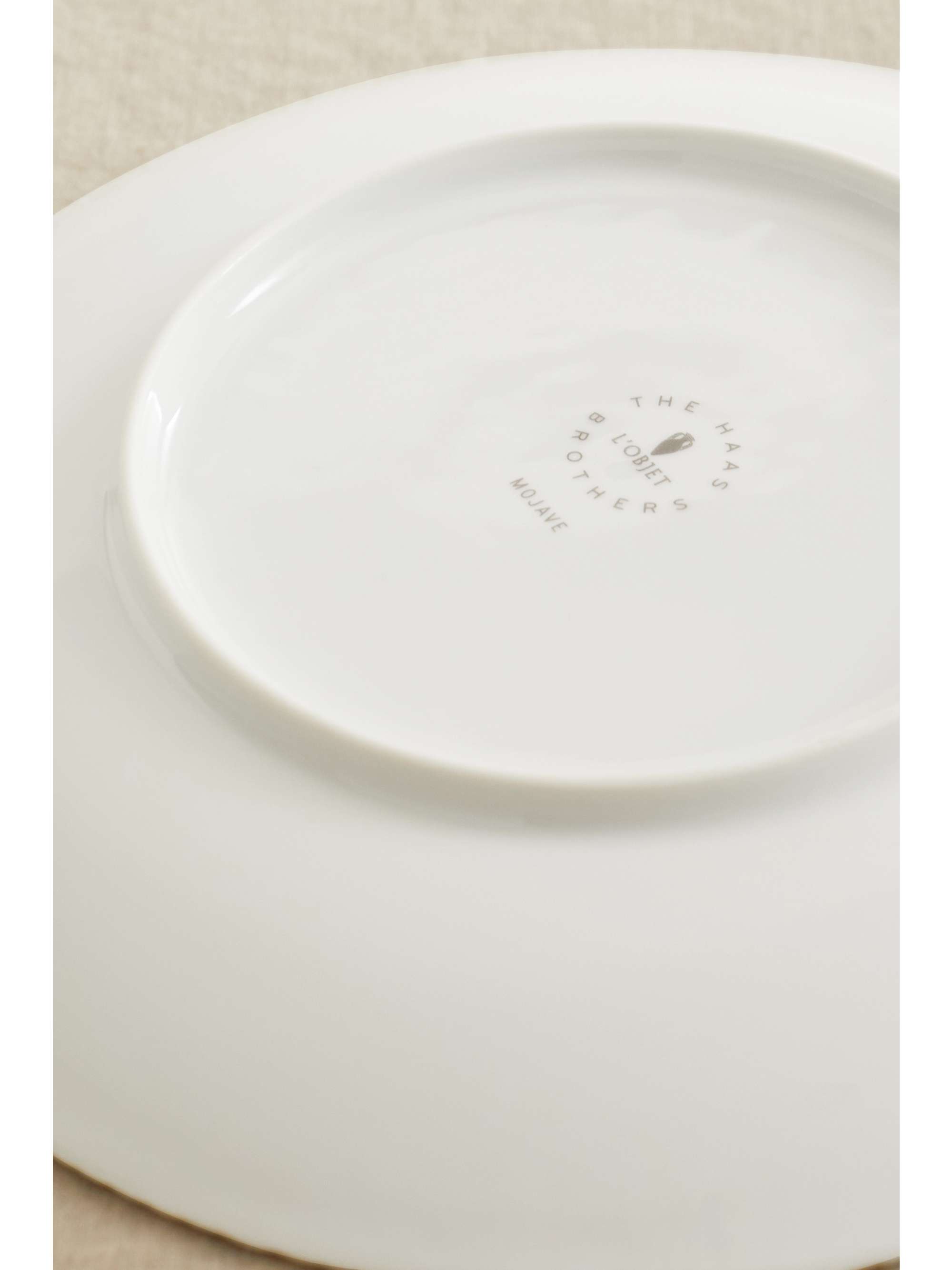 L'OBJET Assiette en porcelaine et plaqué or Mojave Desert x Haas Brothers, 27 cm
