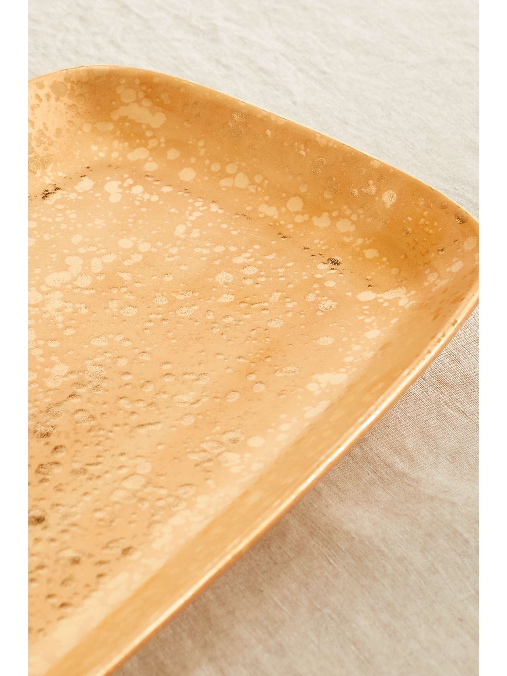 L'OBJET Plat en faïence plaquée or Alchimie Medium, 44 cm