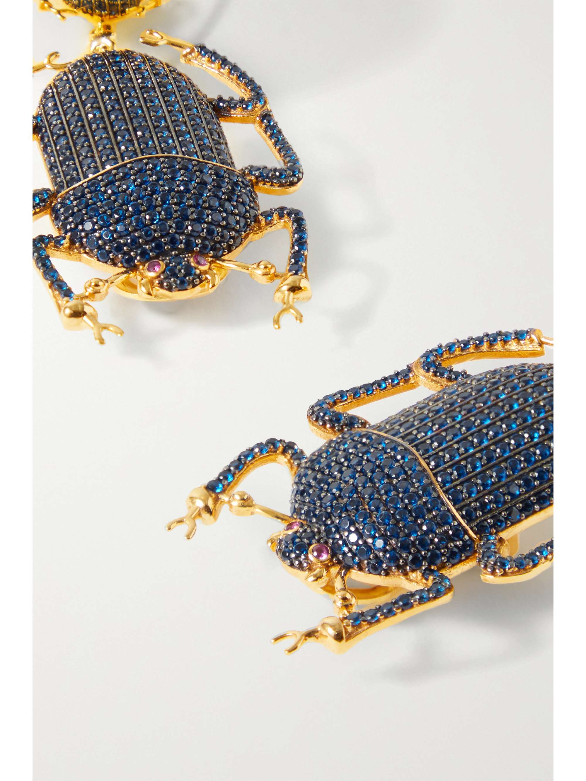 BEGÜM KHAN Boucles d'oreilles clip en plaqué or et cristaux Pharaoh Party