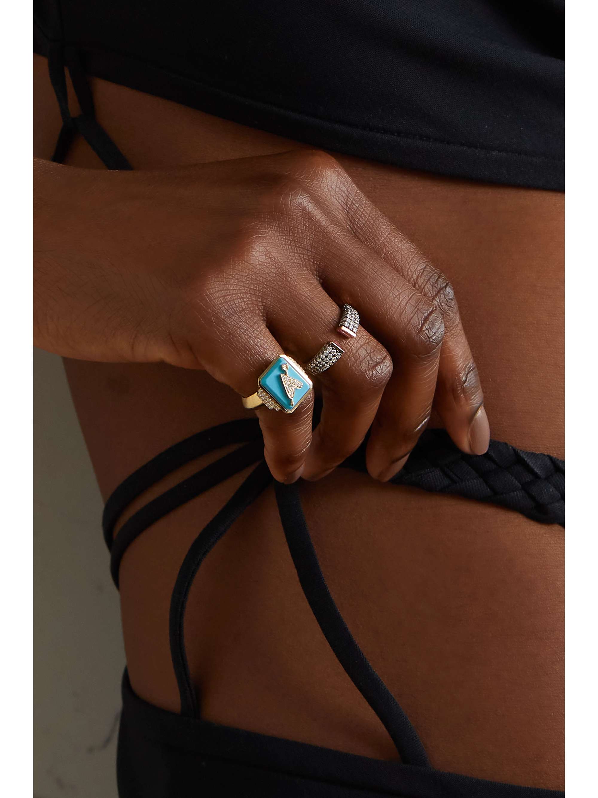 SORELLINA 18-karat gold, onyx and diamond signet ring