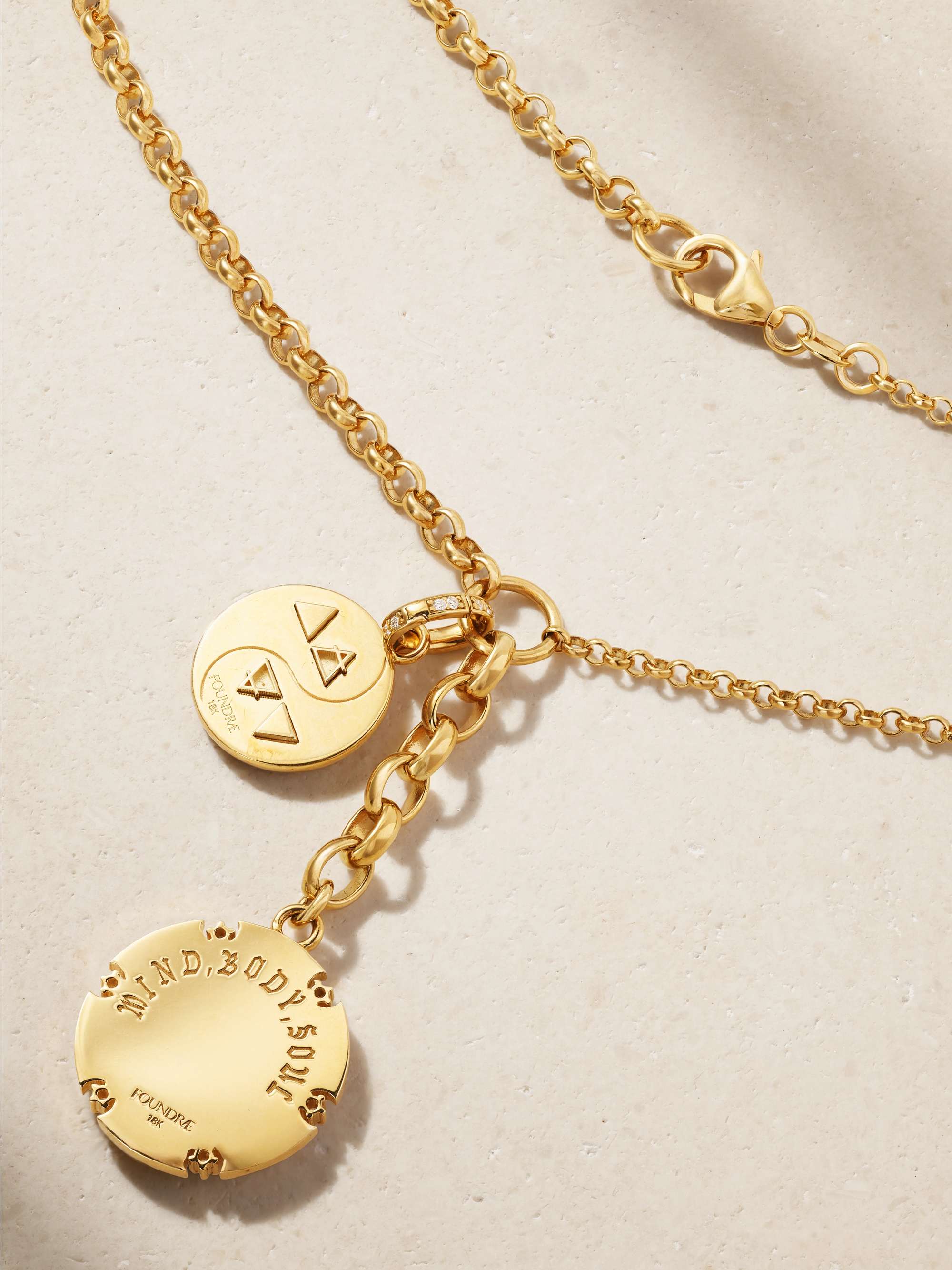 FOUNDRAE Mind Body Soul and Balance Kette aus 18 Karat Gold mit Emaille und Diamanten