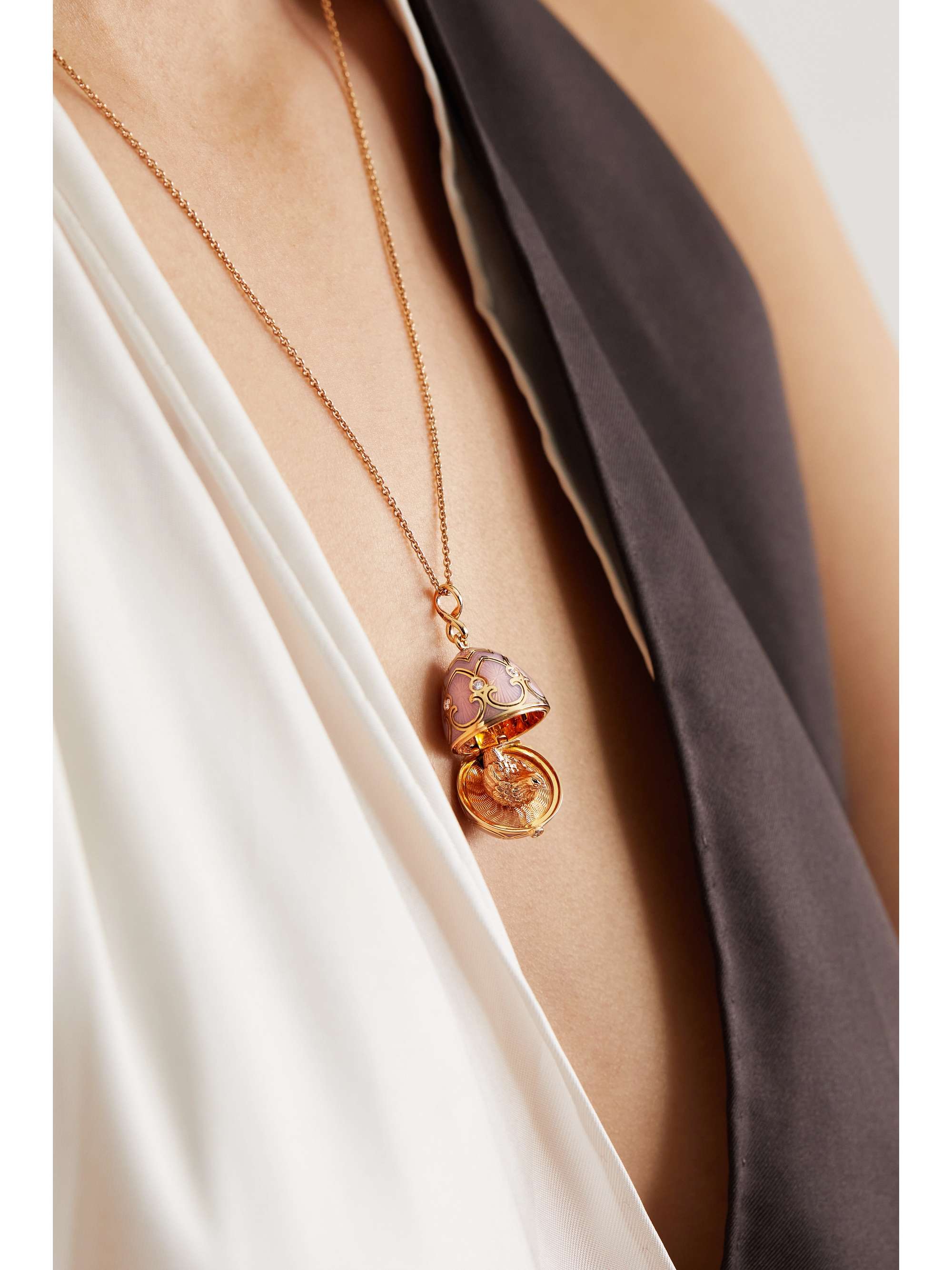 FABERGÉ Heritage Kette mit Ei-Anhänger aus 18 Karat Roségold mit Emaille und Diamanten