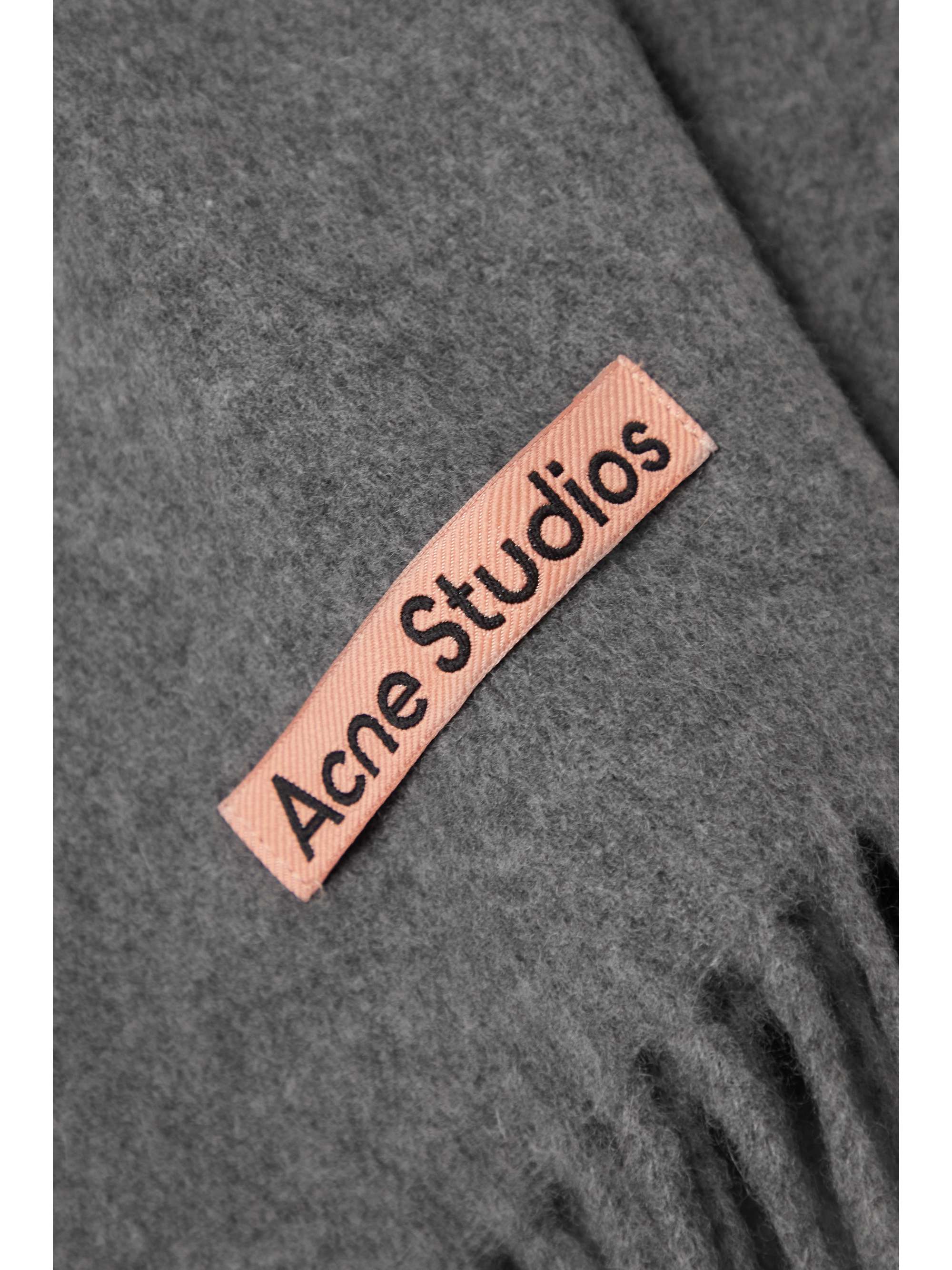 ACNE STUDIOS Canada Cash Narrow fringed cashmere scarf