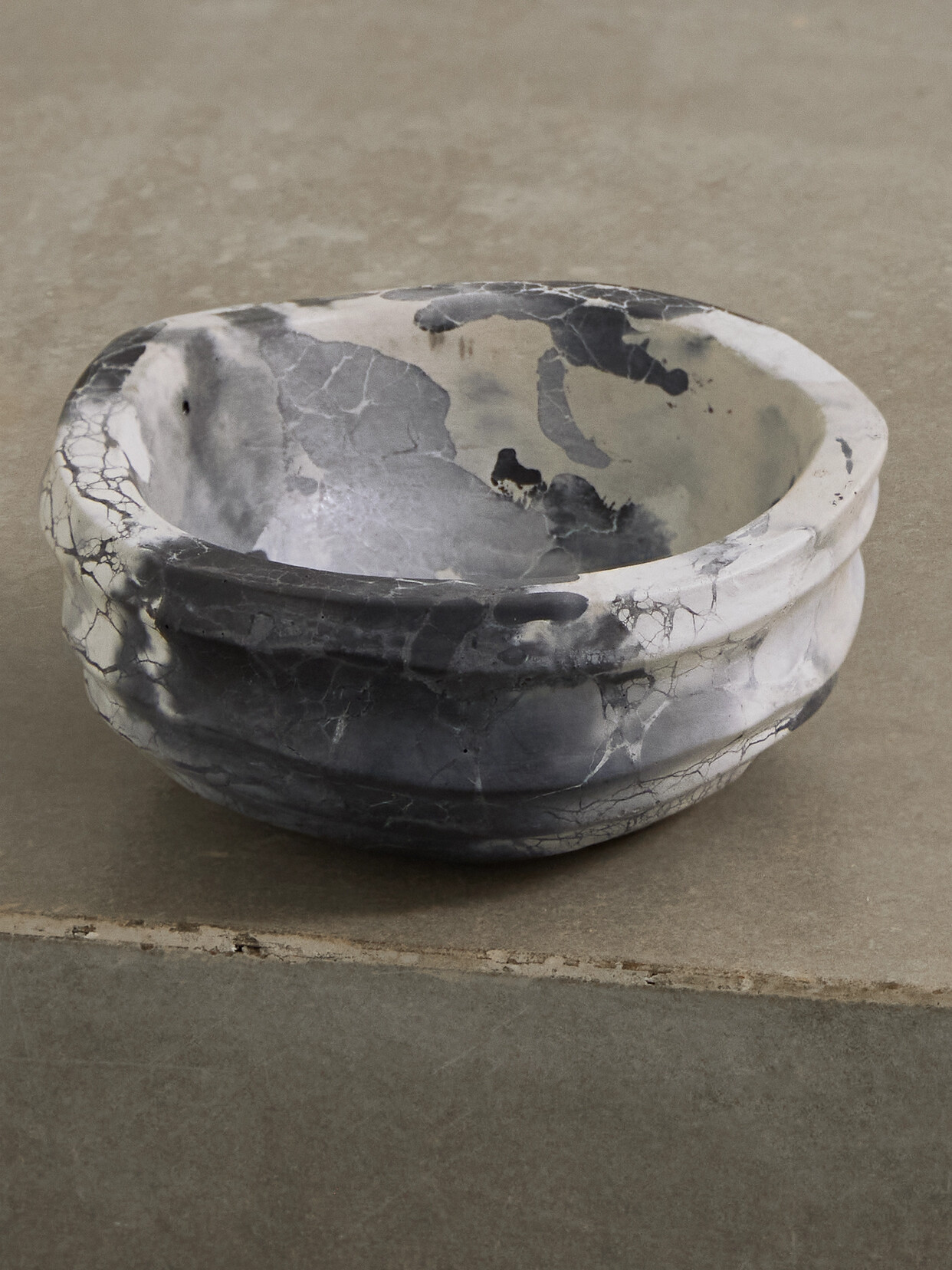 Kelly Wearstler Rarity Concrete Bowl In Grey