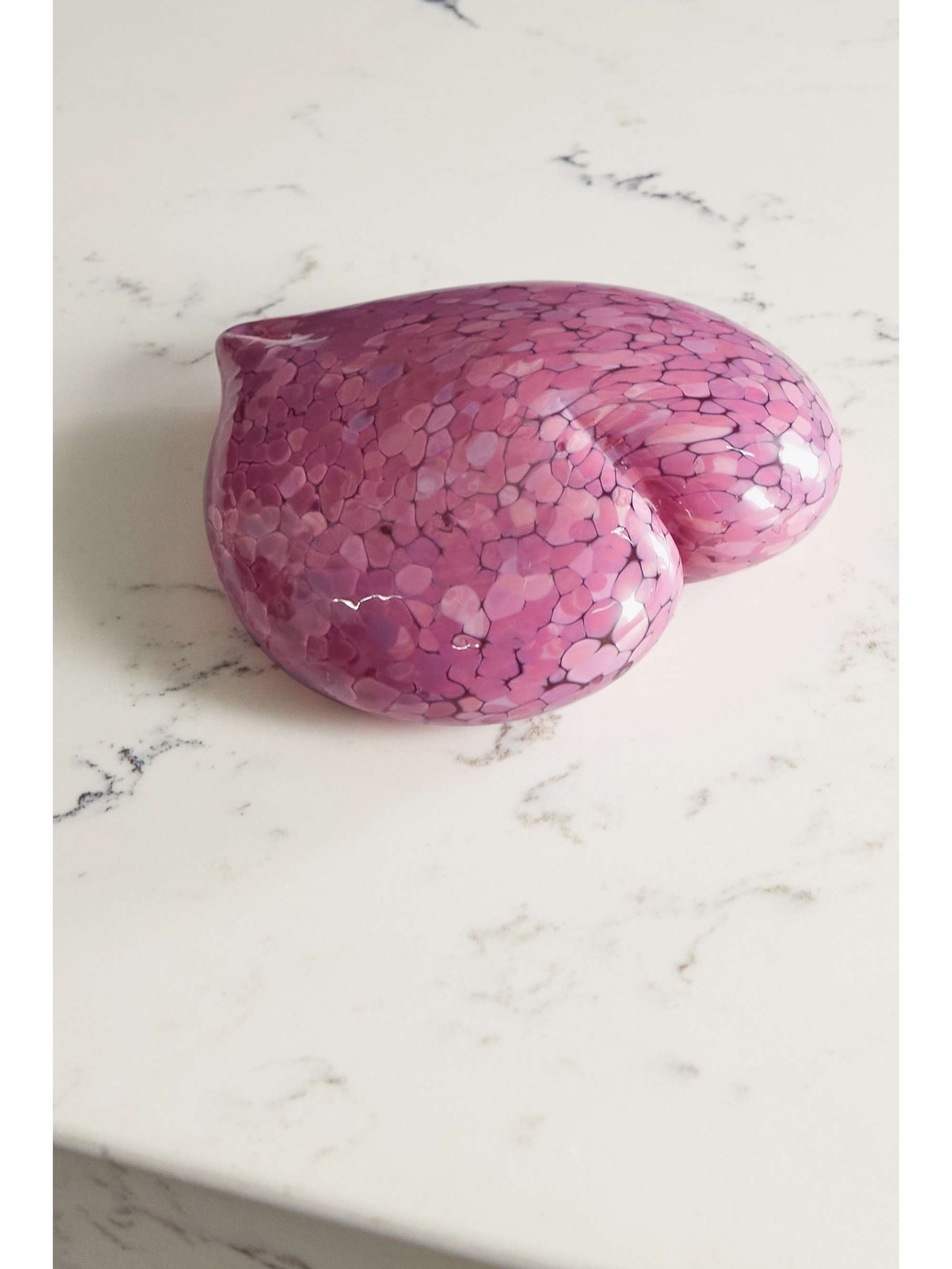 VANDEROHE CURIO + NET SUSTAIN Heart glass ornament