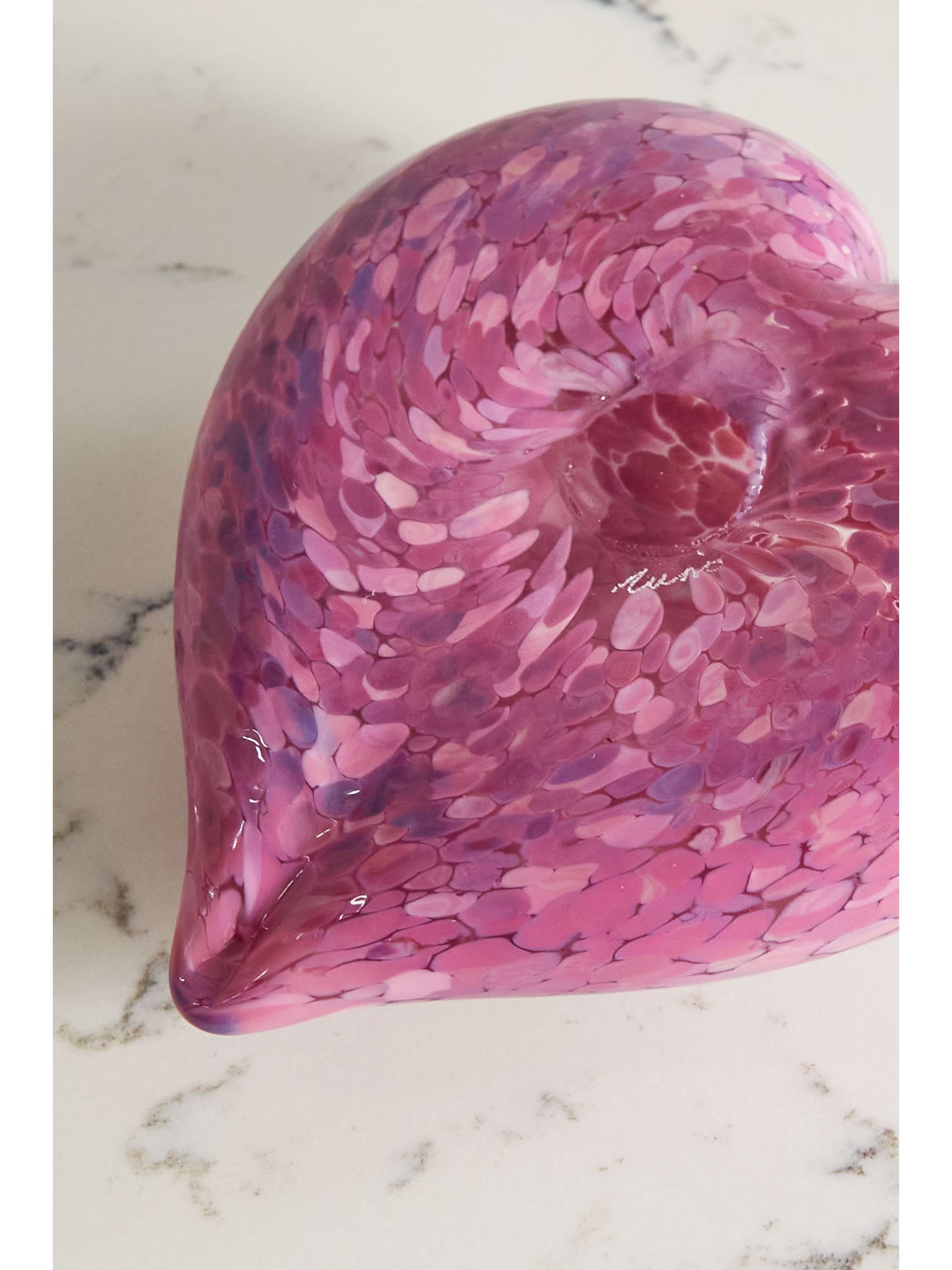 VANDEROHE CURIO + NET SUSTAIN Heart glass ornament