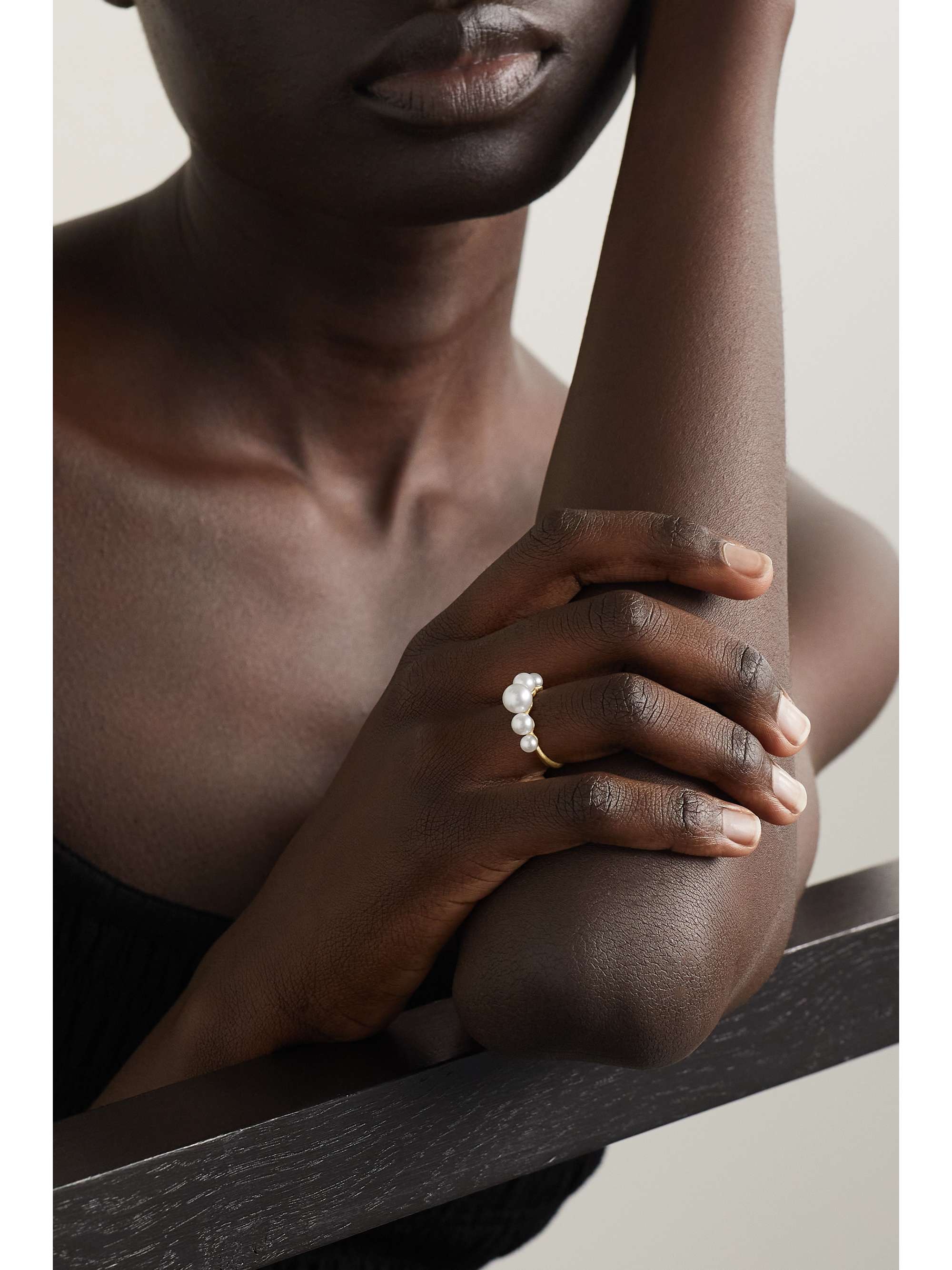 IRENE NEUWIRTH 18-karat gold pearl ring