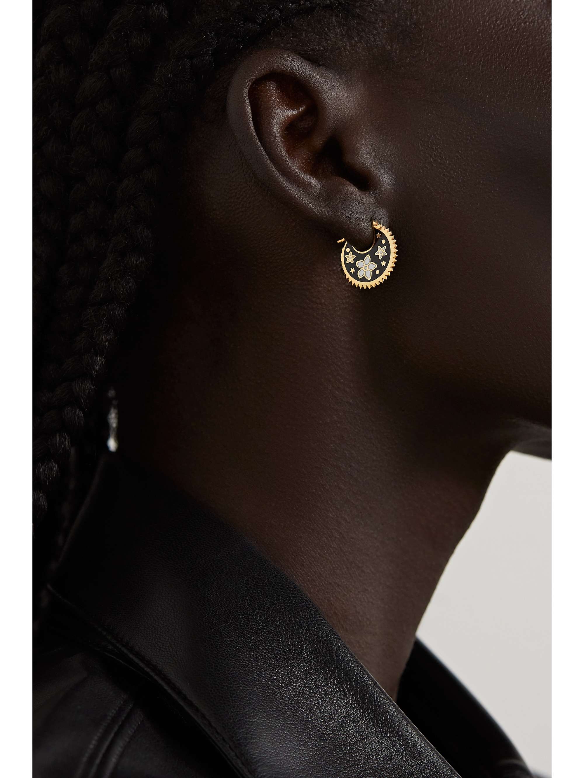FOUNDRAE Resilience Crescent 18-karat gold and enamel single hoop earring