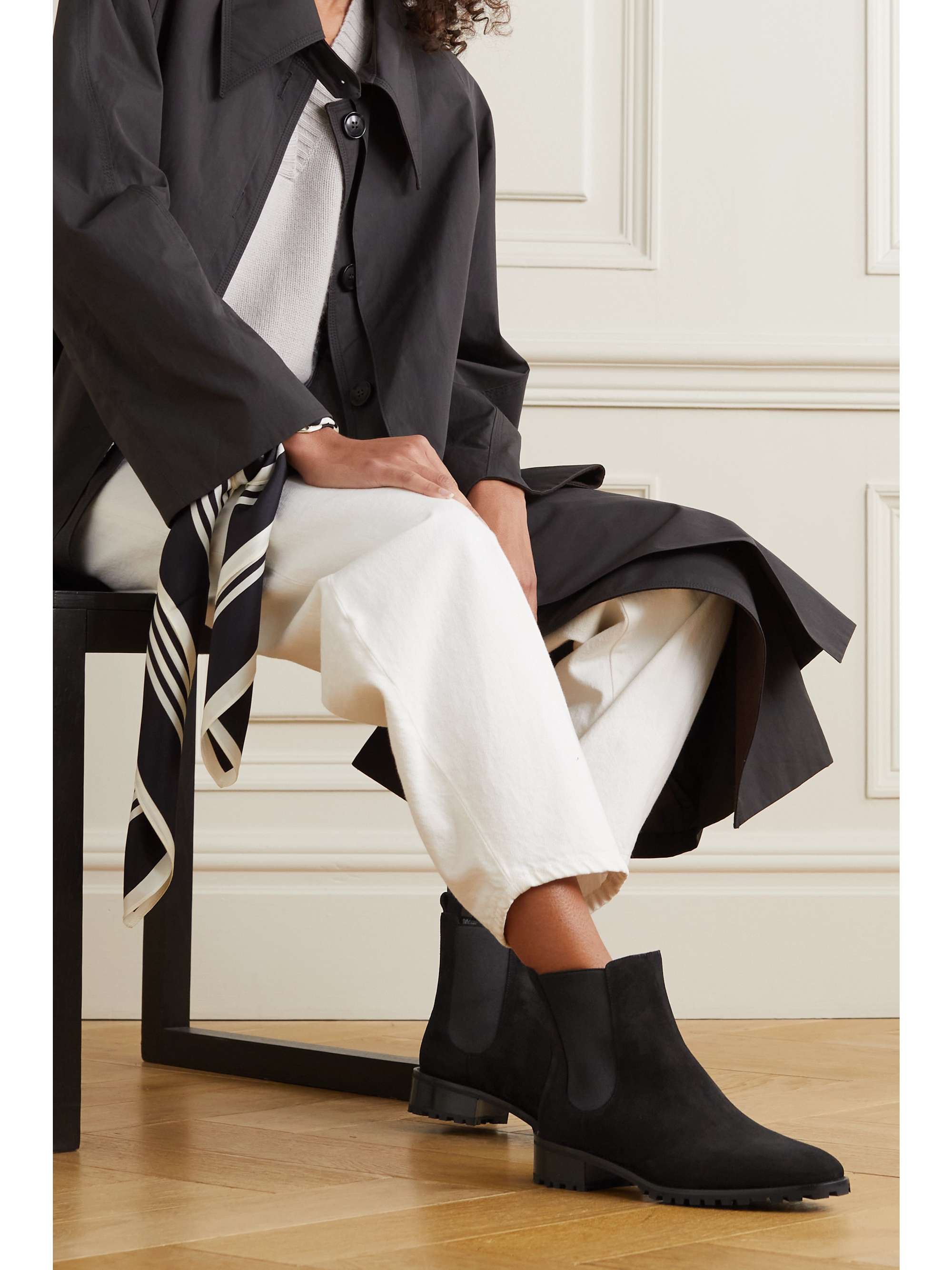 MANOLO BLAHNIK Chelata 30 suede Chelsea boots
