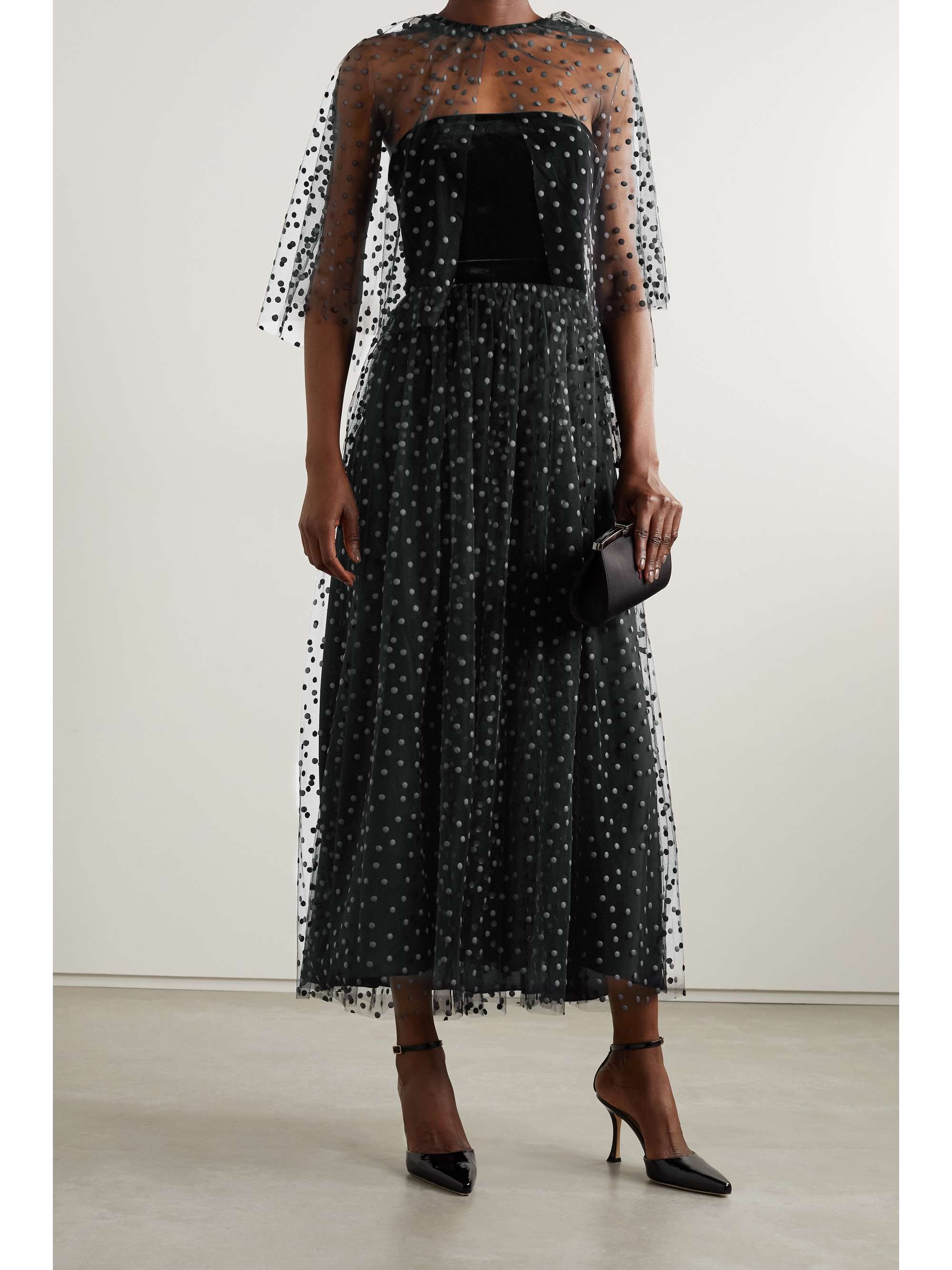 monique lhuillier black gown