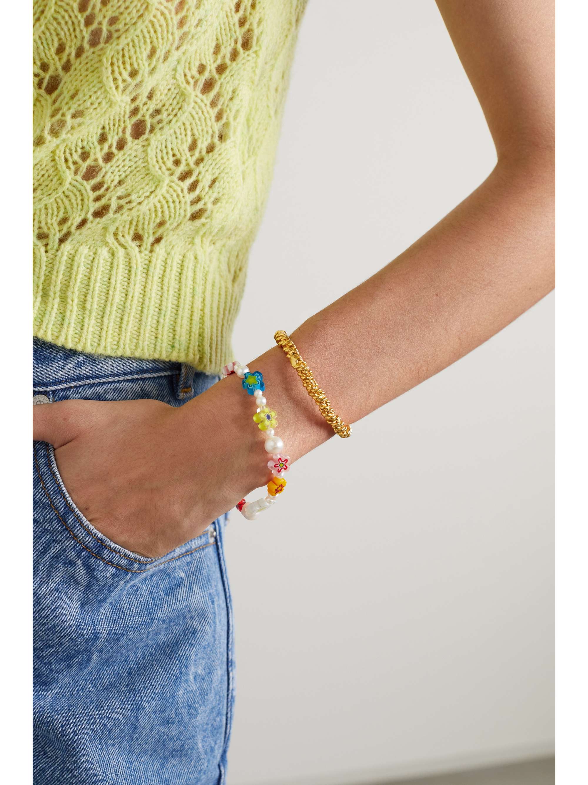 ÉLIOU Swing Armband mit Perle, Zierperlen und goldfarbenen Details