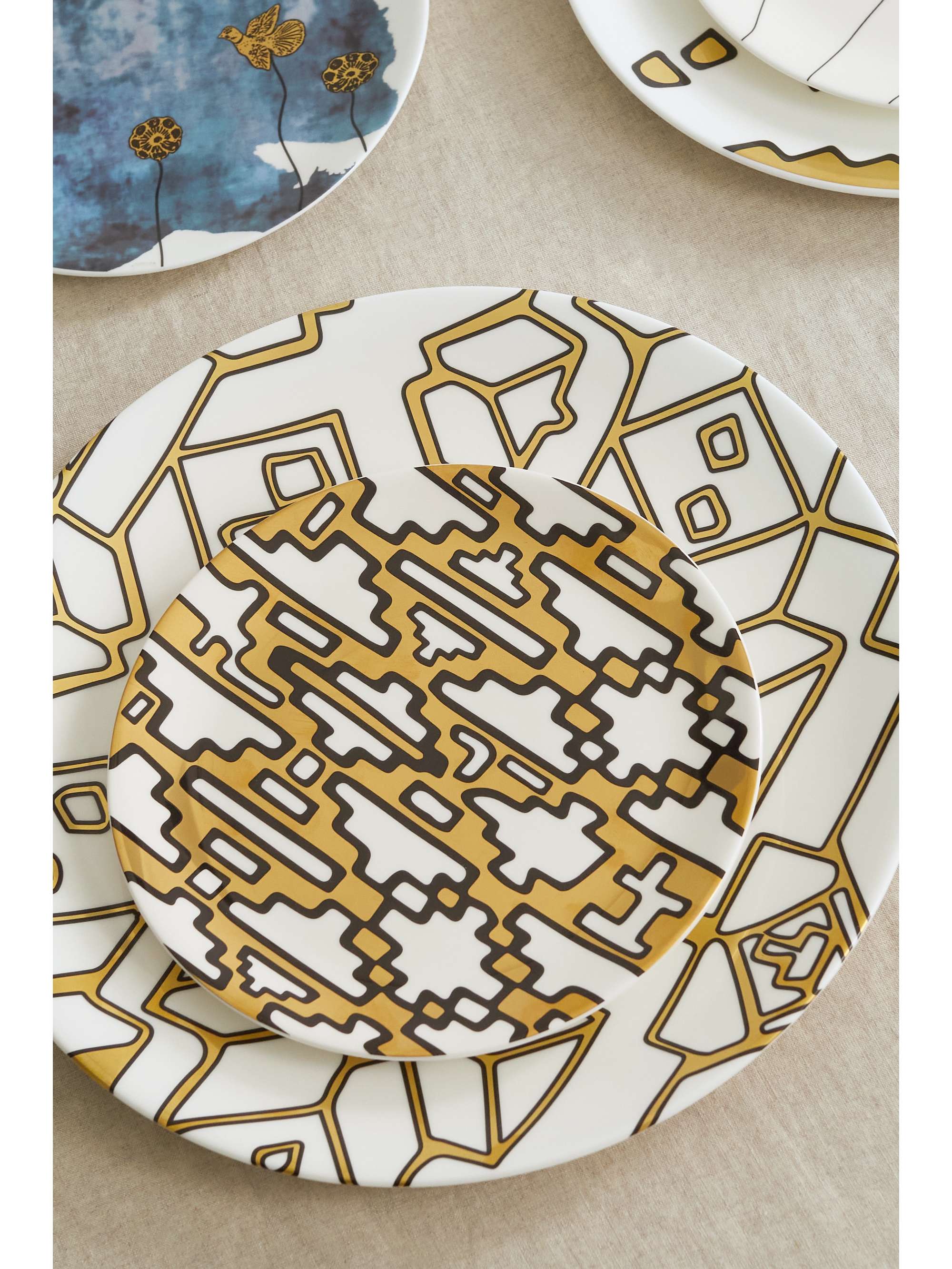 NIMEROLOGY Here Comes the Sun 21cm gold-plated bone china dessert plate