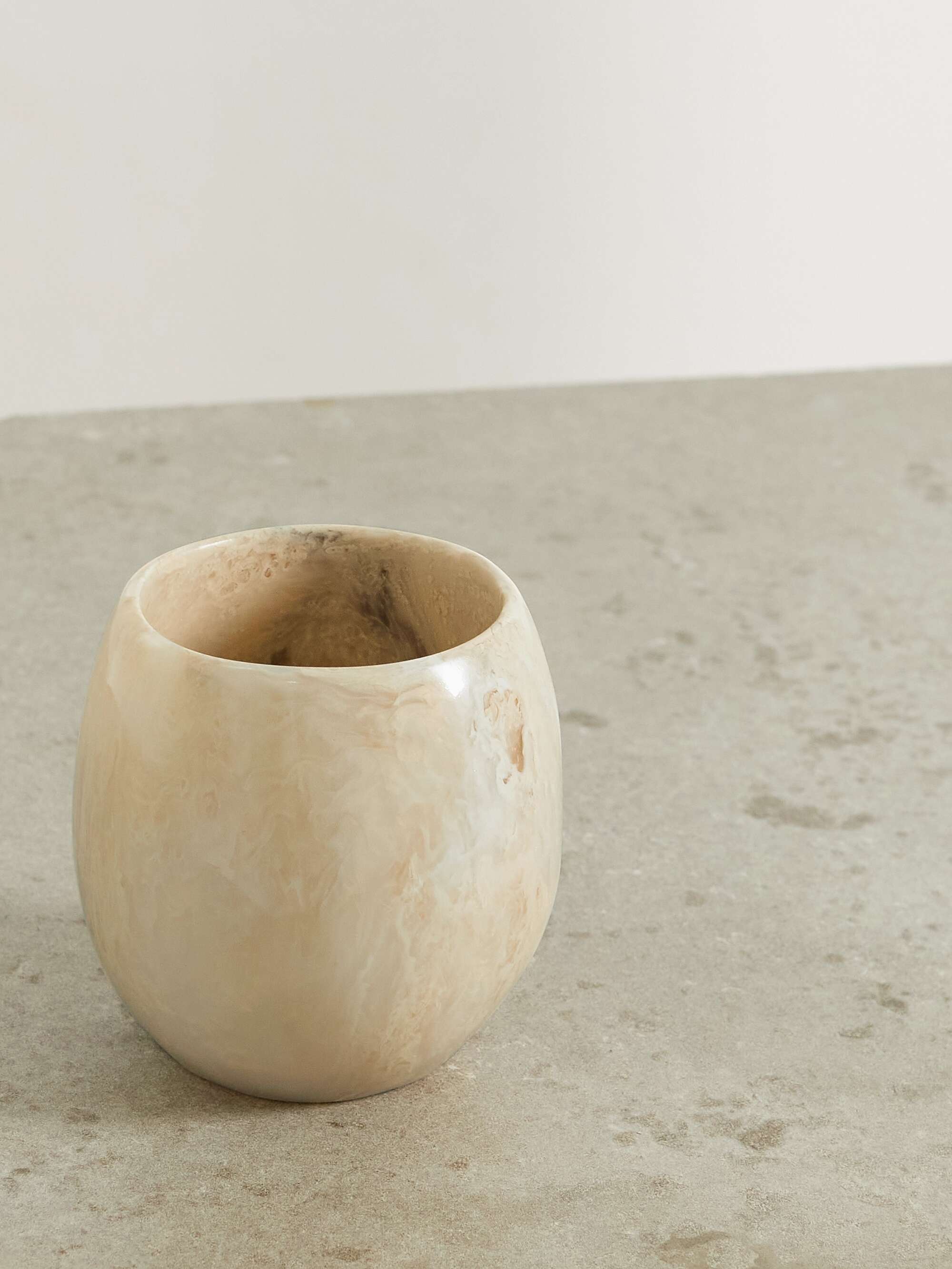 Rock large 9.5cm swirled resin cup