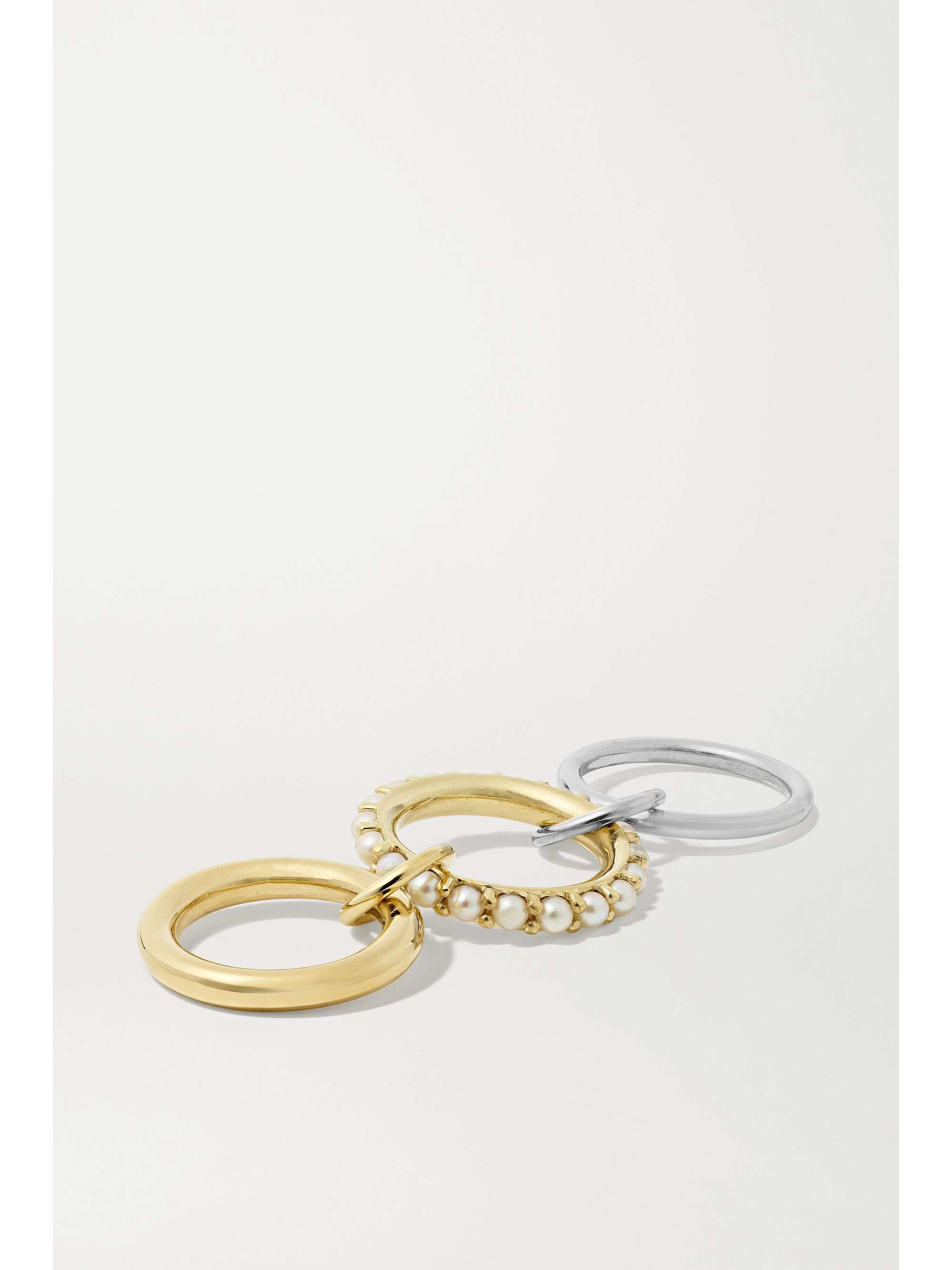SPINELLI KILCOLLIN Set aus drei Ringen aus 18 Karat Gold und Sterlingsilber mit Perlen