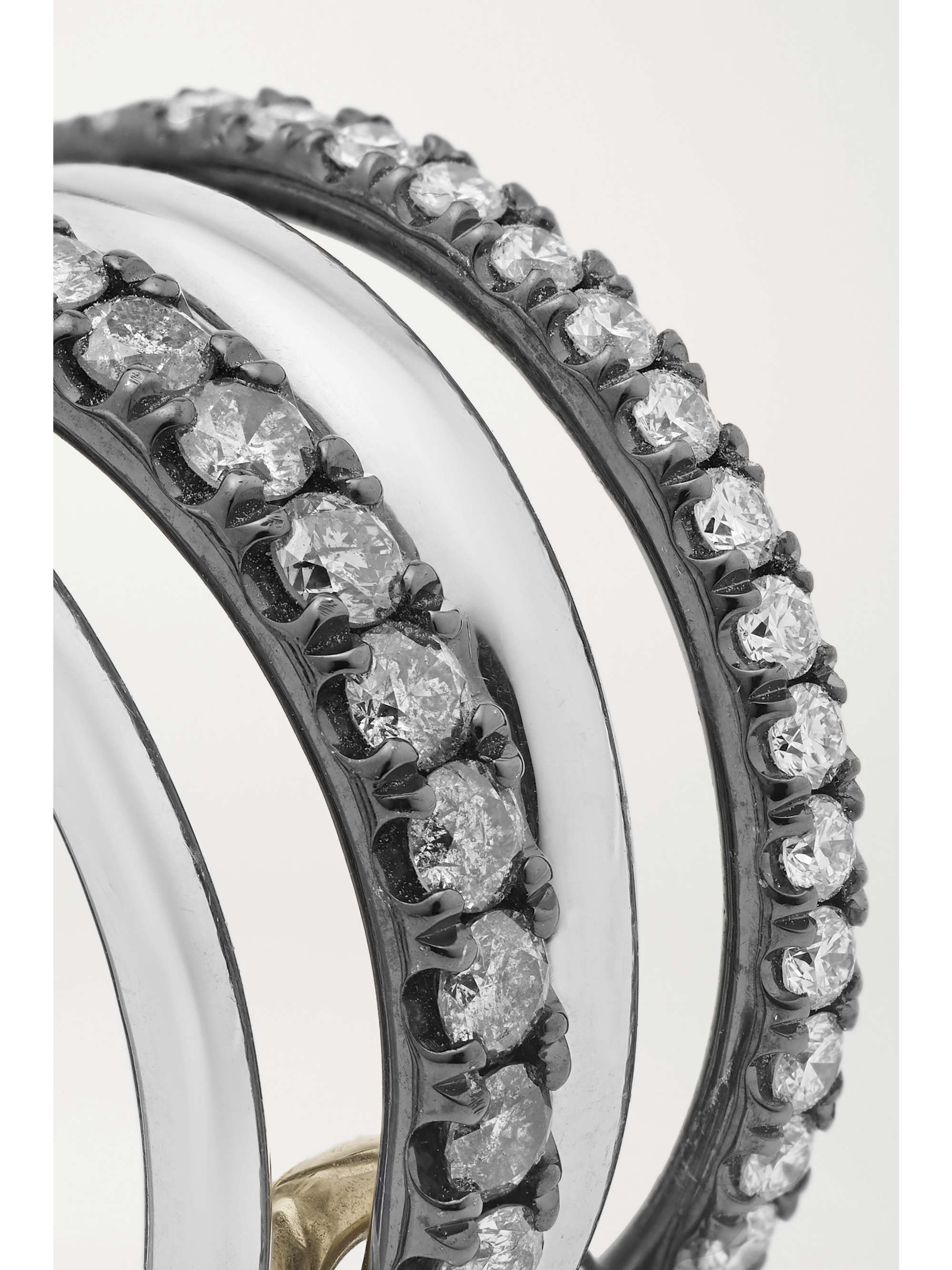 SPINELLI KILCOLLIN Sagittarius Deux Gris Set aus vier Ringen aus 18 Karat Gold und rhodiniertem Sterlingsilber mit Diamanten