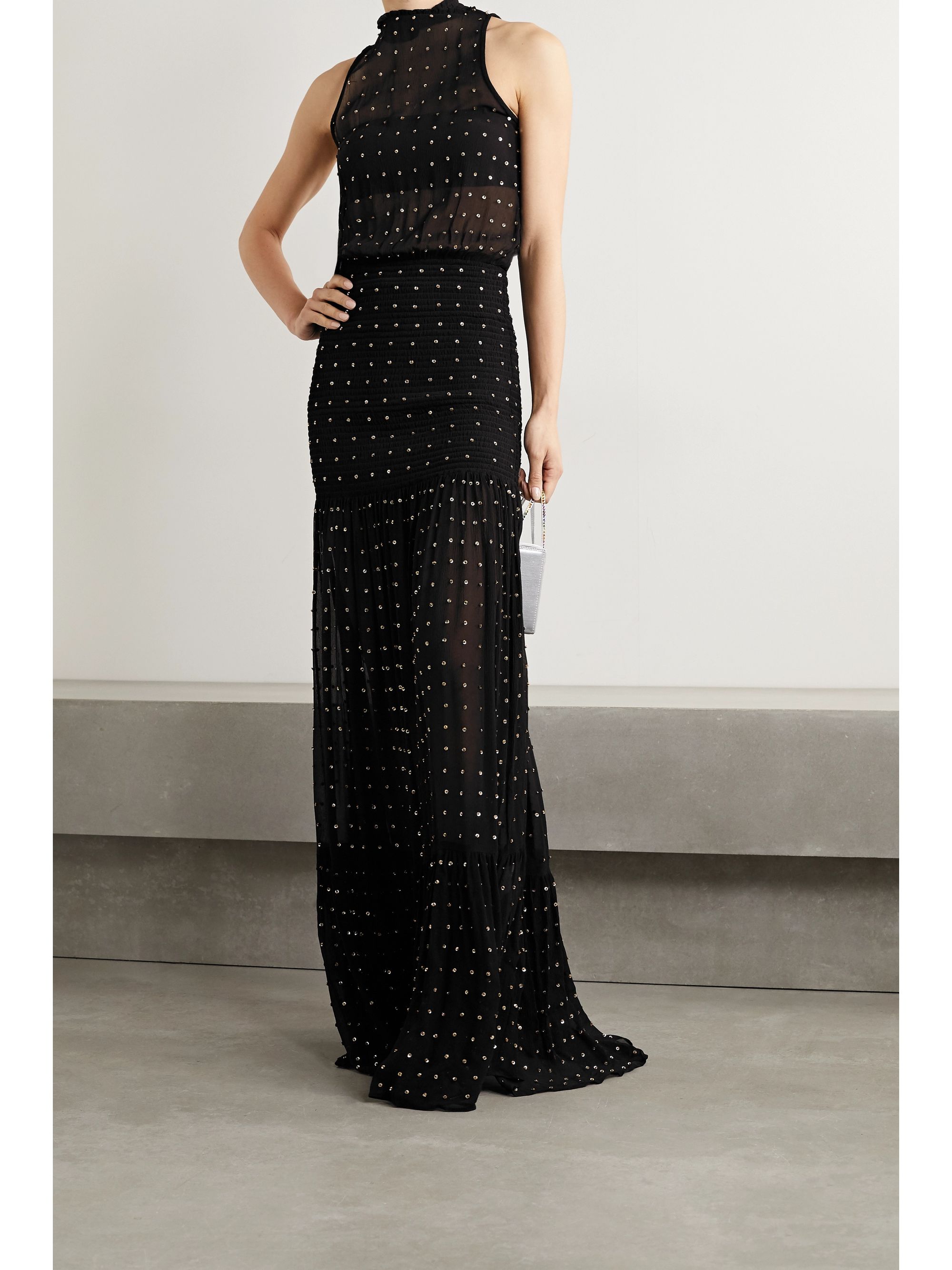 Noir Robe Longue A Encolure Americaine En Crepon De Soie A Smocks Et A Ornements Abby Net A Porter Retrofete Net A Porter