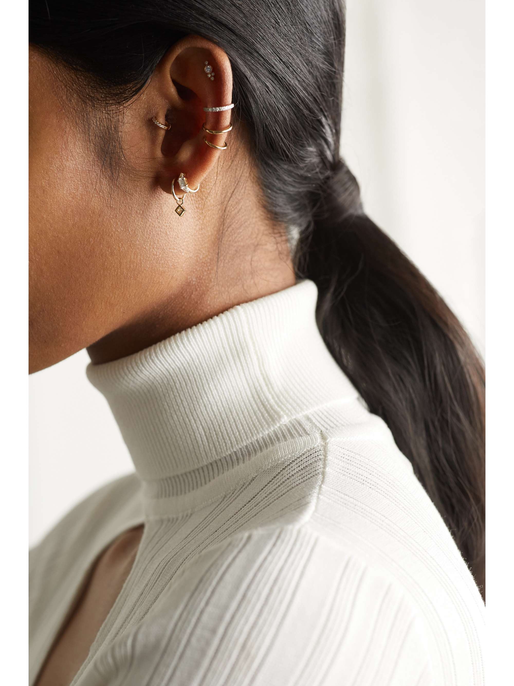 MARIA TASH 2.5mm 18-karat gold diamond hoop earring