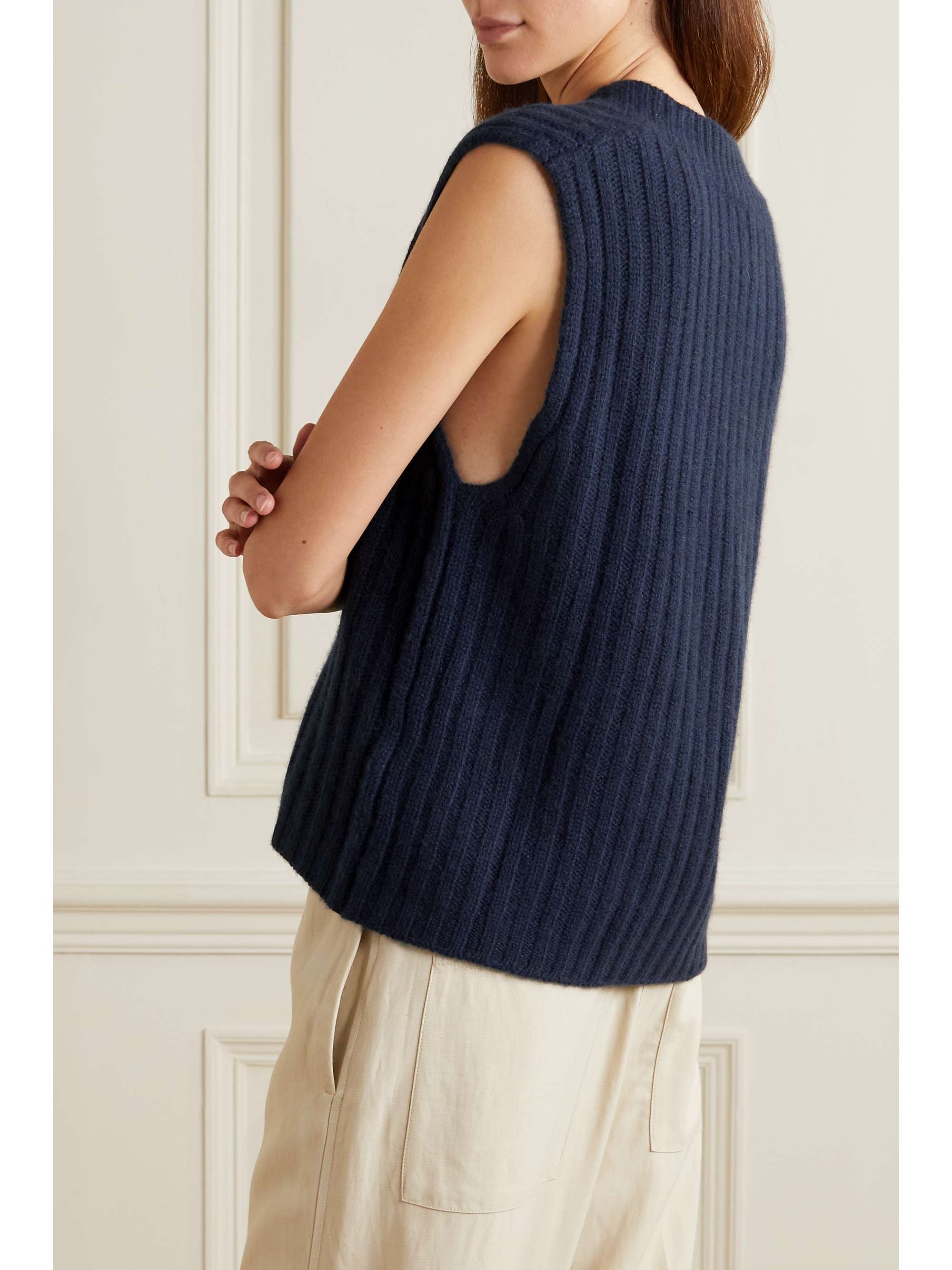 ALLUDE Ribbed cashmere vest