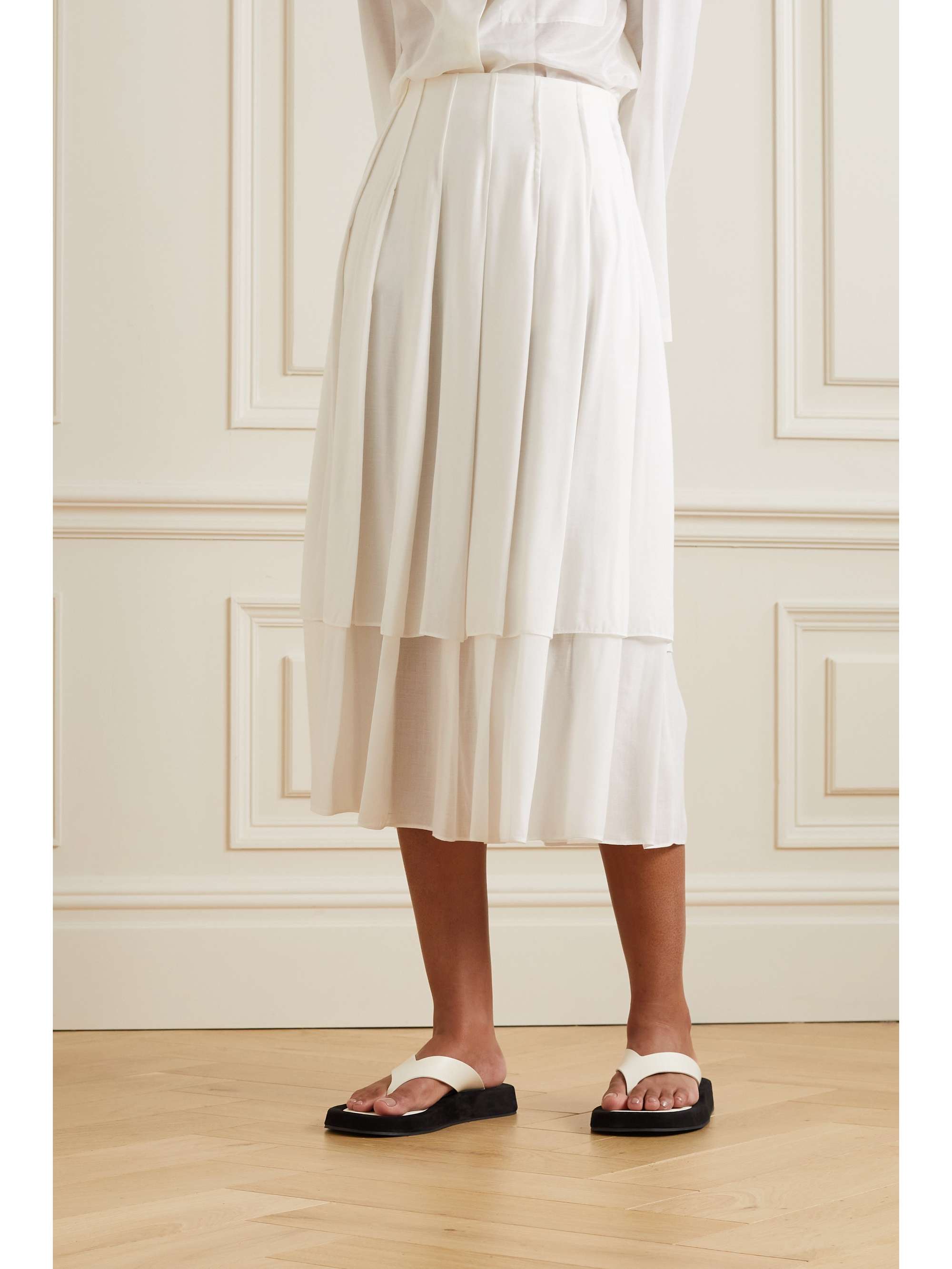 THE ROW Mirons pleated woven midi skirt