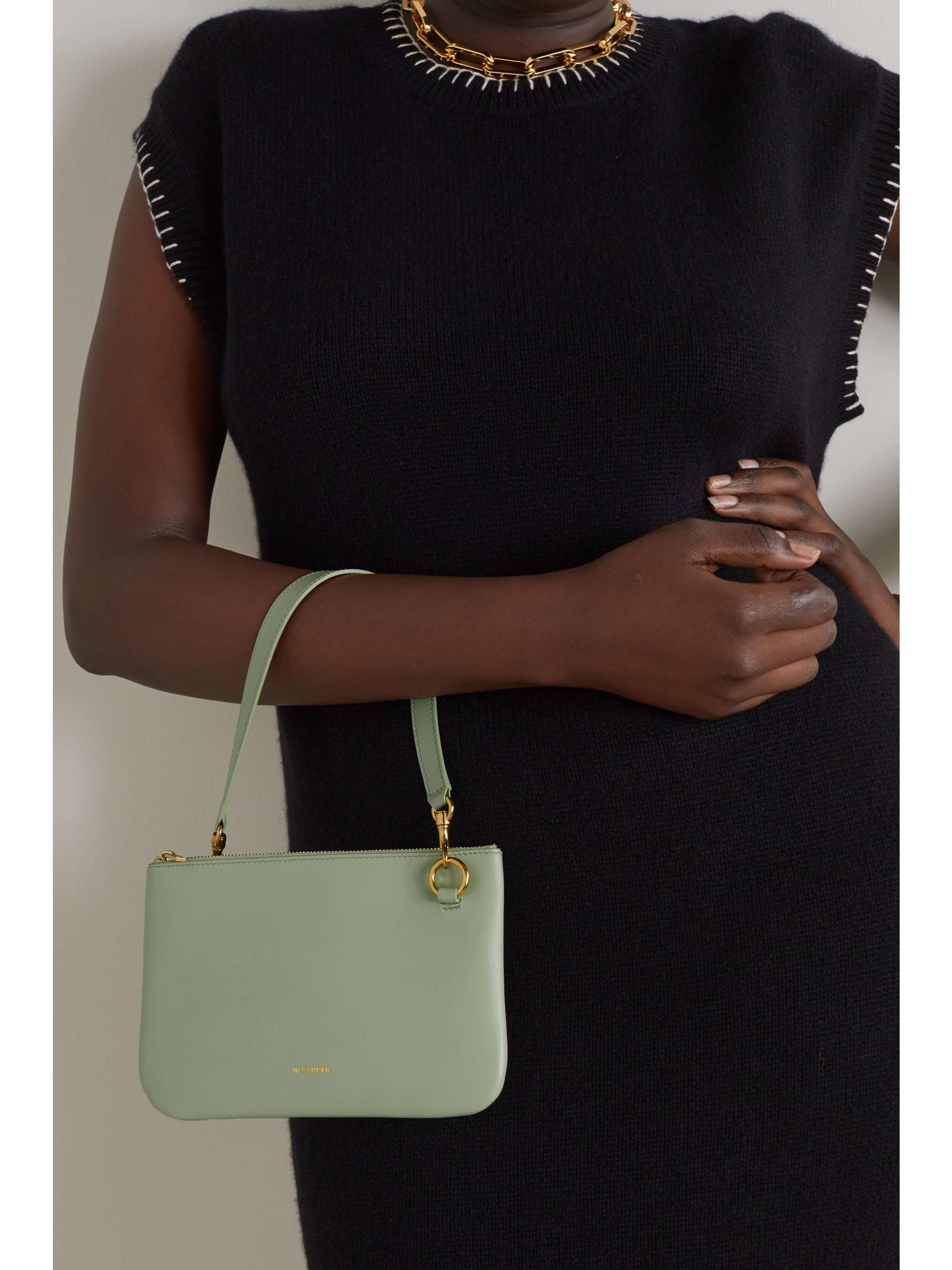 Medium leather shoulder bag