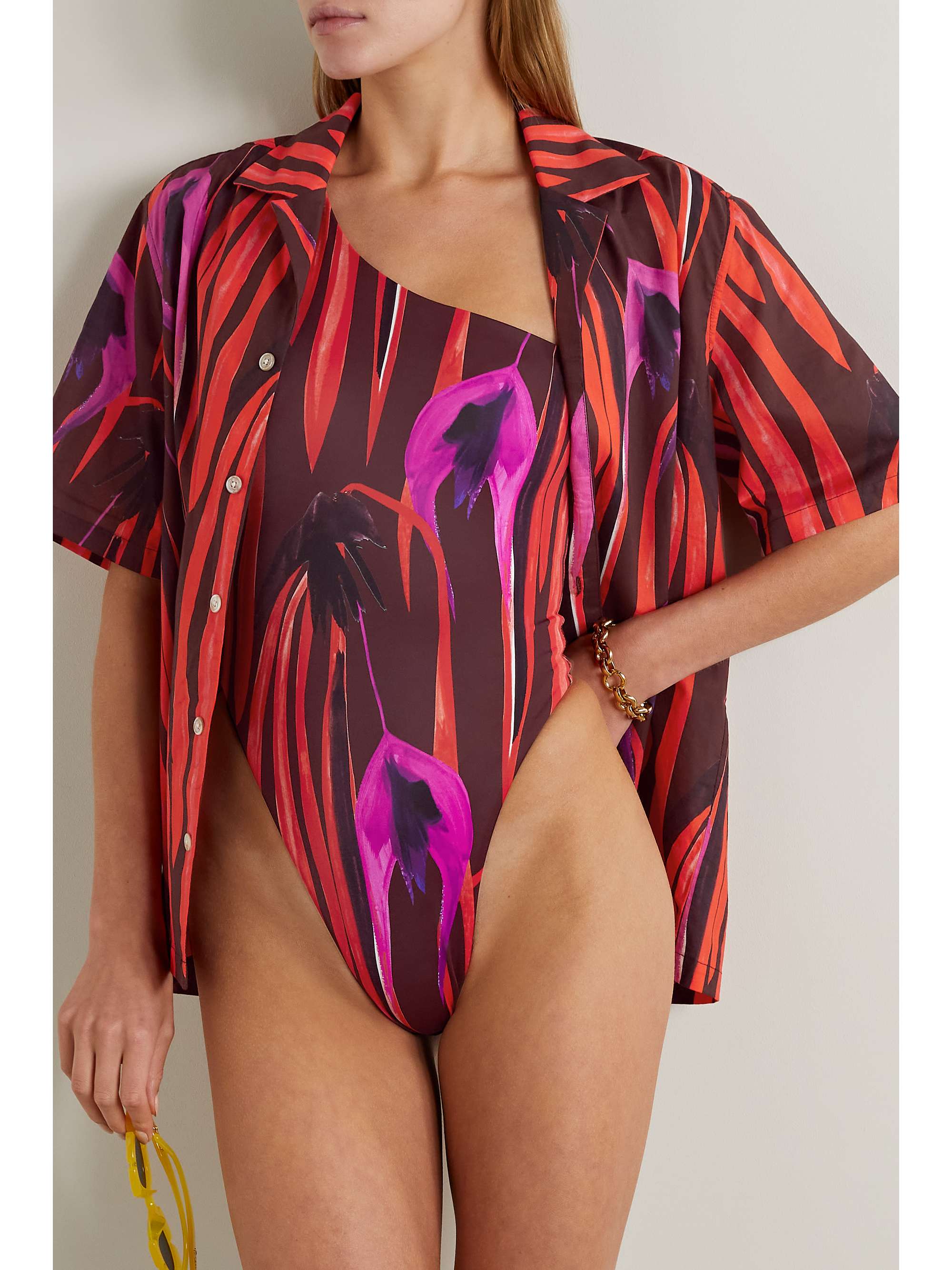 LOUISA BALLOU Asymmetrischer Badeanzug aus recyceltem Stretch-Material