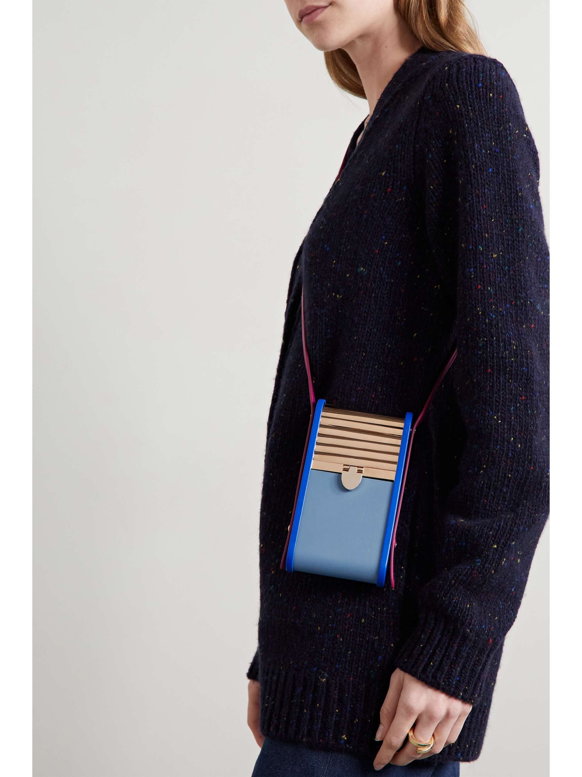 GABRIELA HEARST Mabel Smartphone-Tasche aus roségoldfarbenem Metall und Leder in Colour-Block-Optik