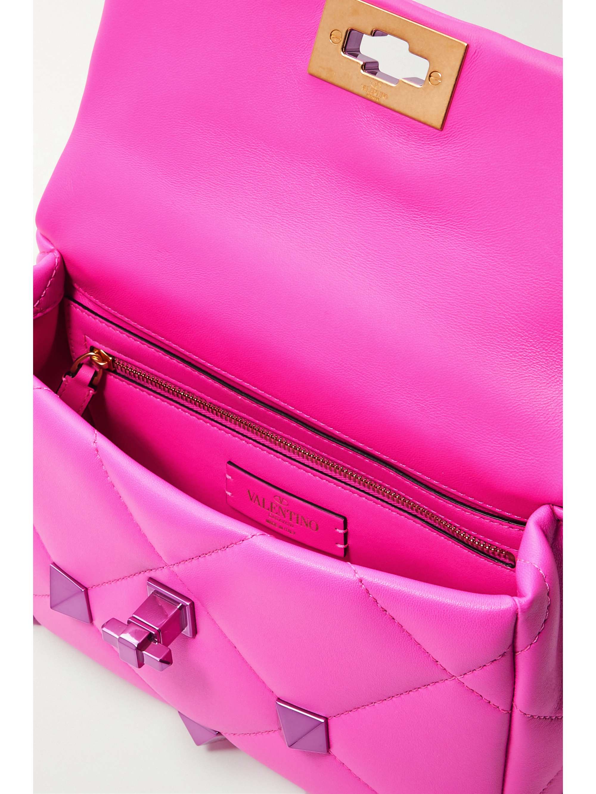 VALENTINO GARAVANI Valentino Garavani Roman Stud Schultertasche aus gestepptem Leder