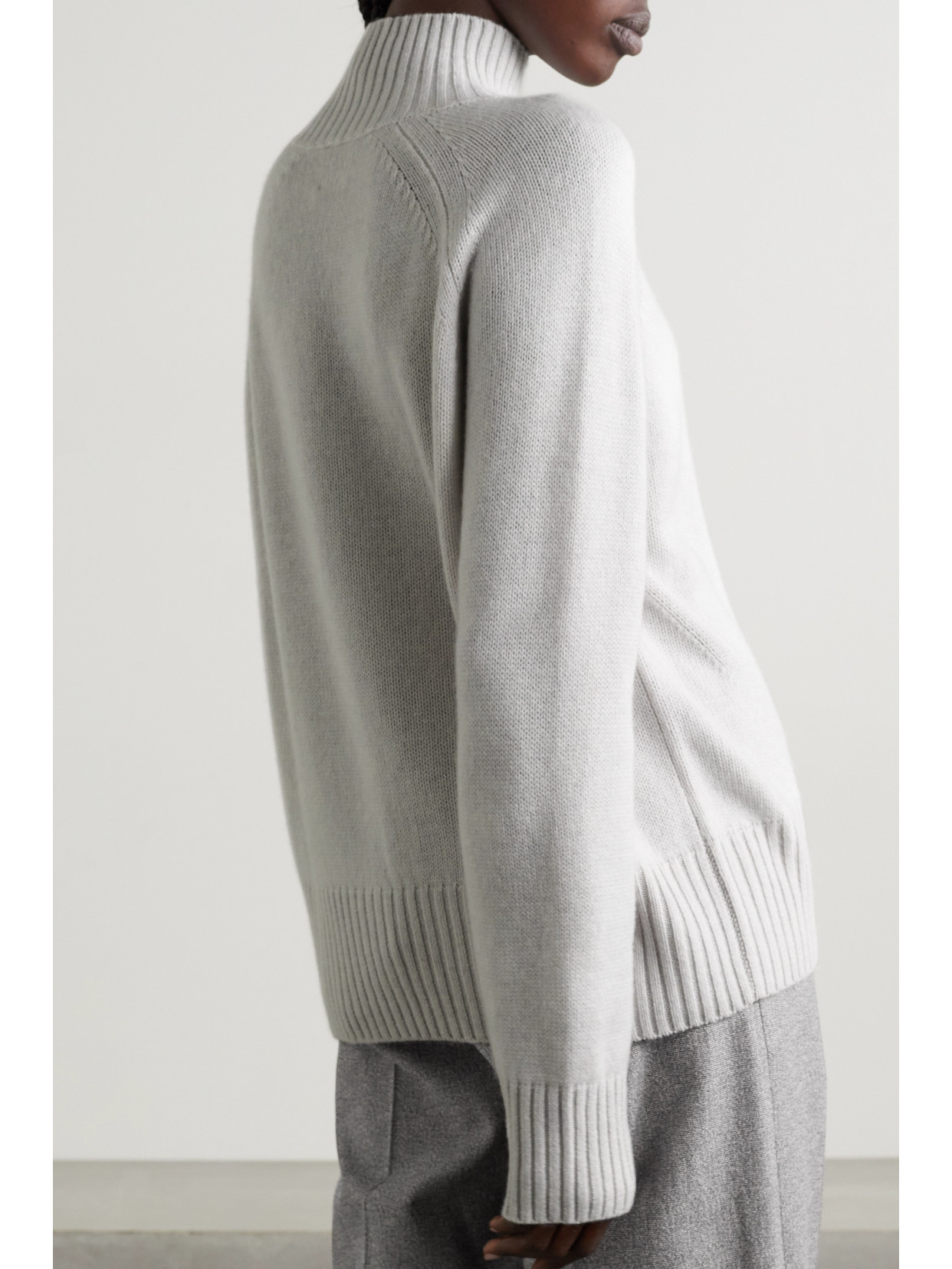 Allude Wool And Cashmere-blend Sweater In Gray