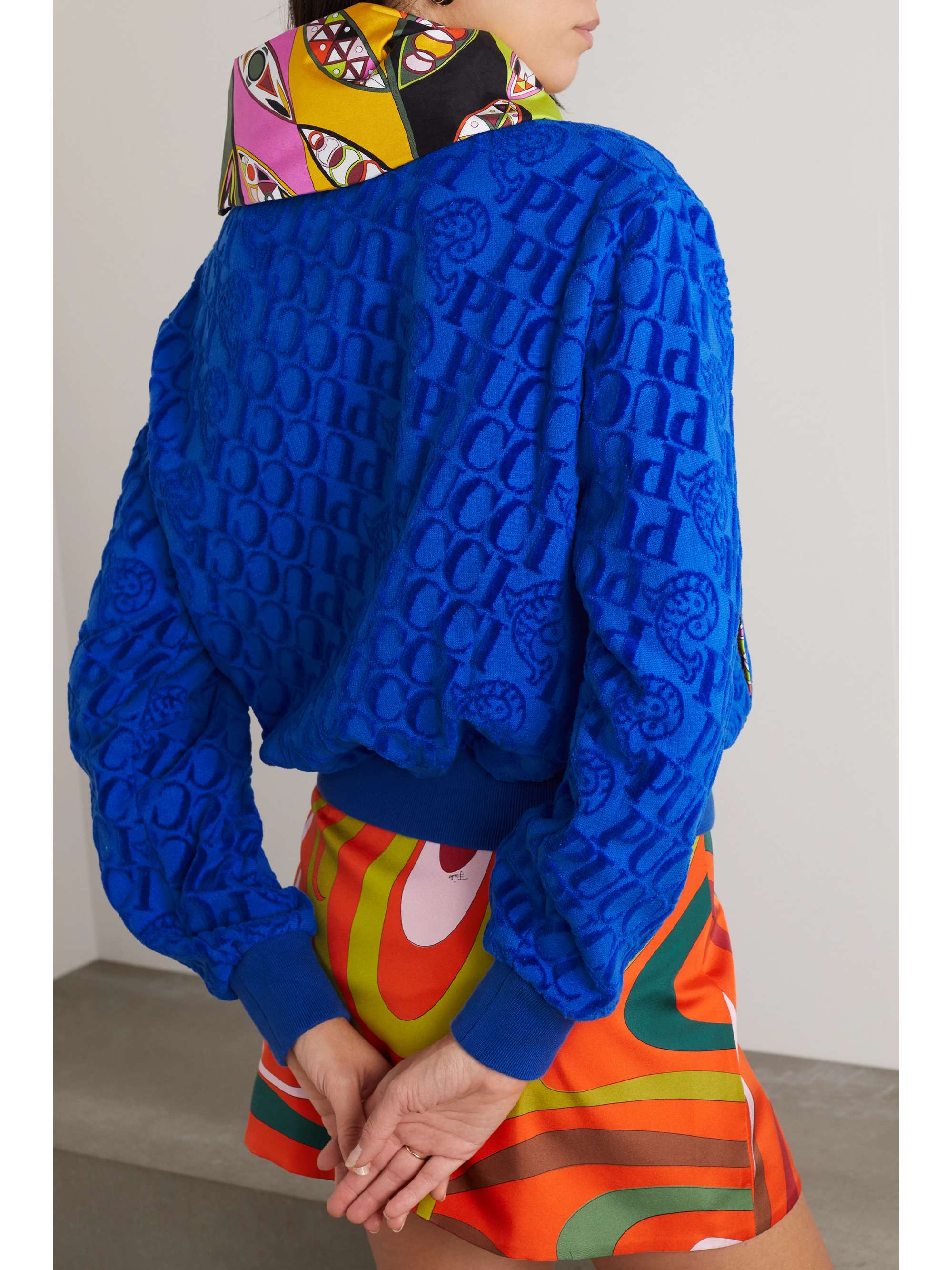 PUCCI Sweatshirt aus Seiden-Twill und Baumwollfrottee mit Jacquard-Muster