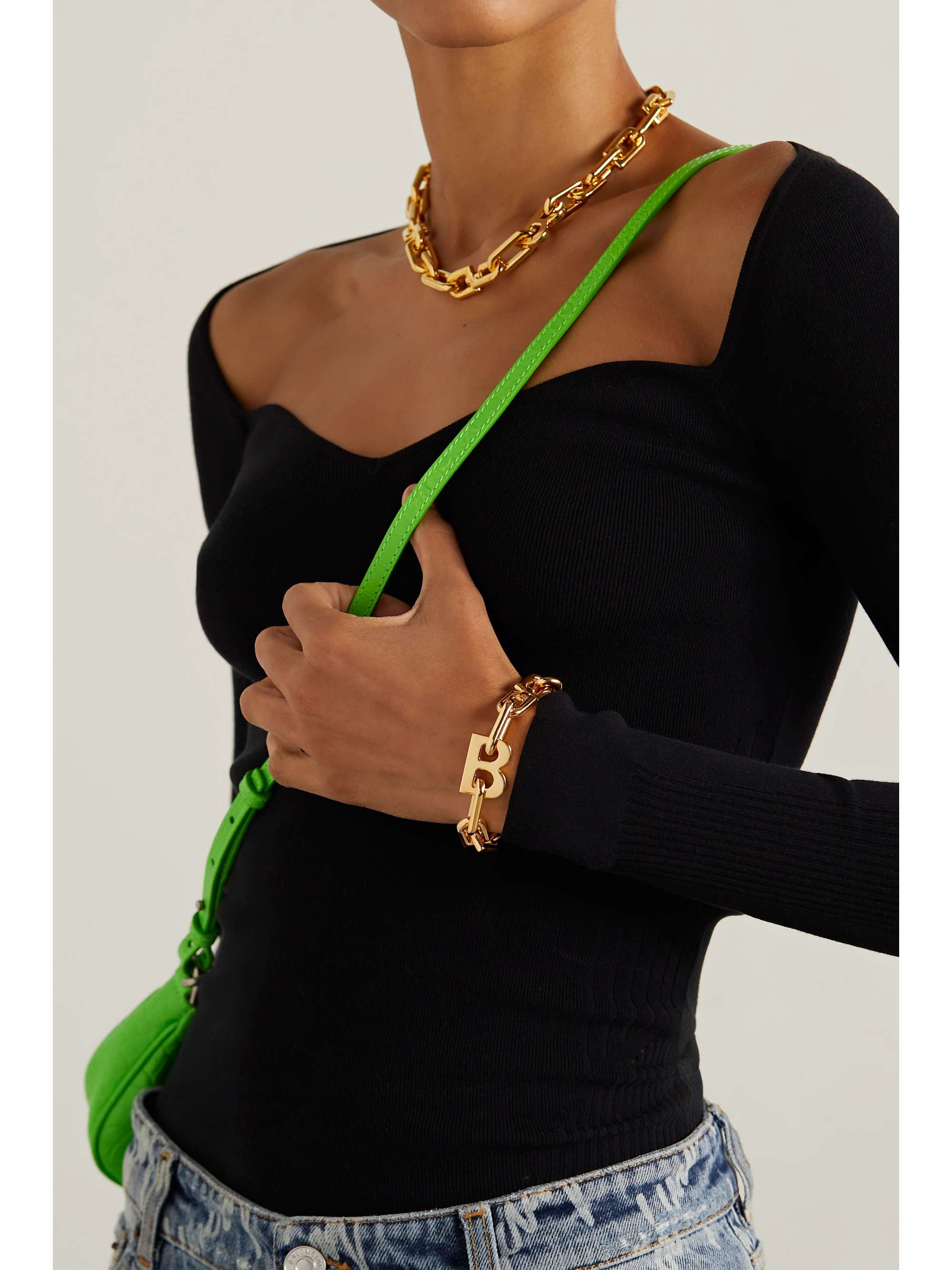 Gold tone bracelet