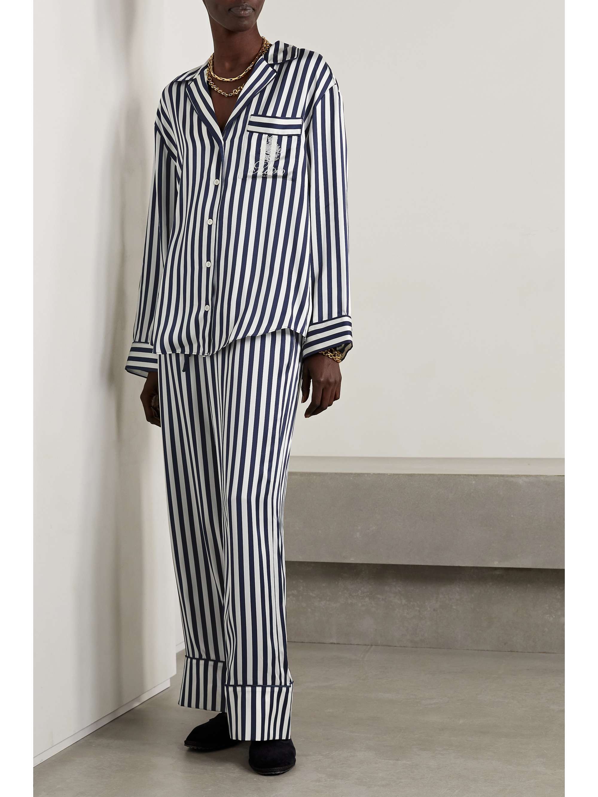 FRAME Chemise de pyjama en satin de soie à rayures et à broderie x Ritz Paris