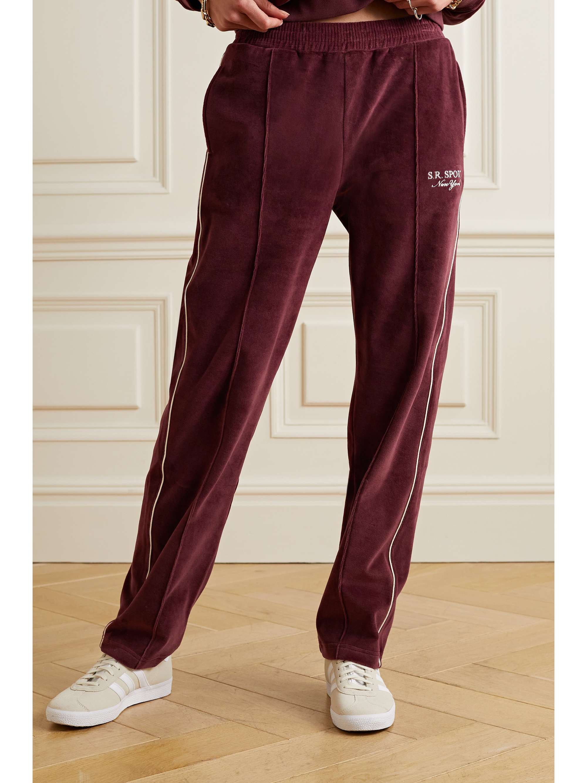SPORTY & RICH Brandie Jogginghose aus Baumwoll-Velours mit Stickerei