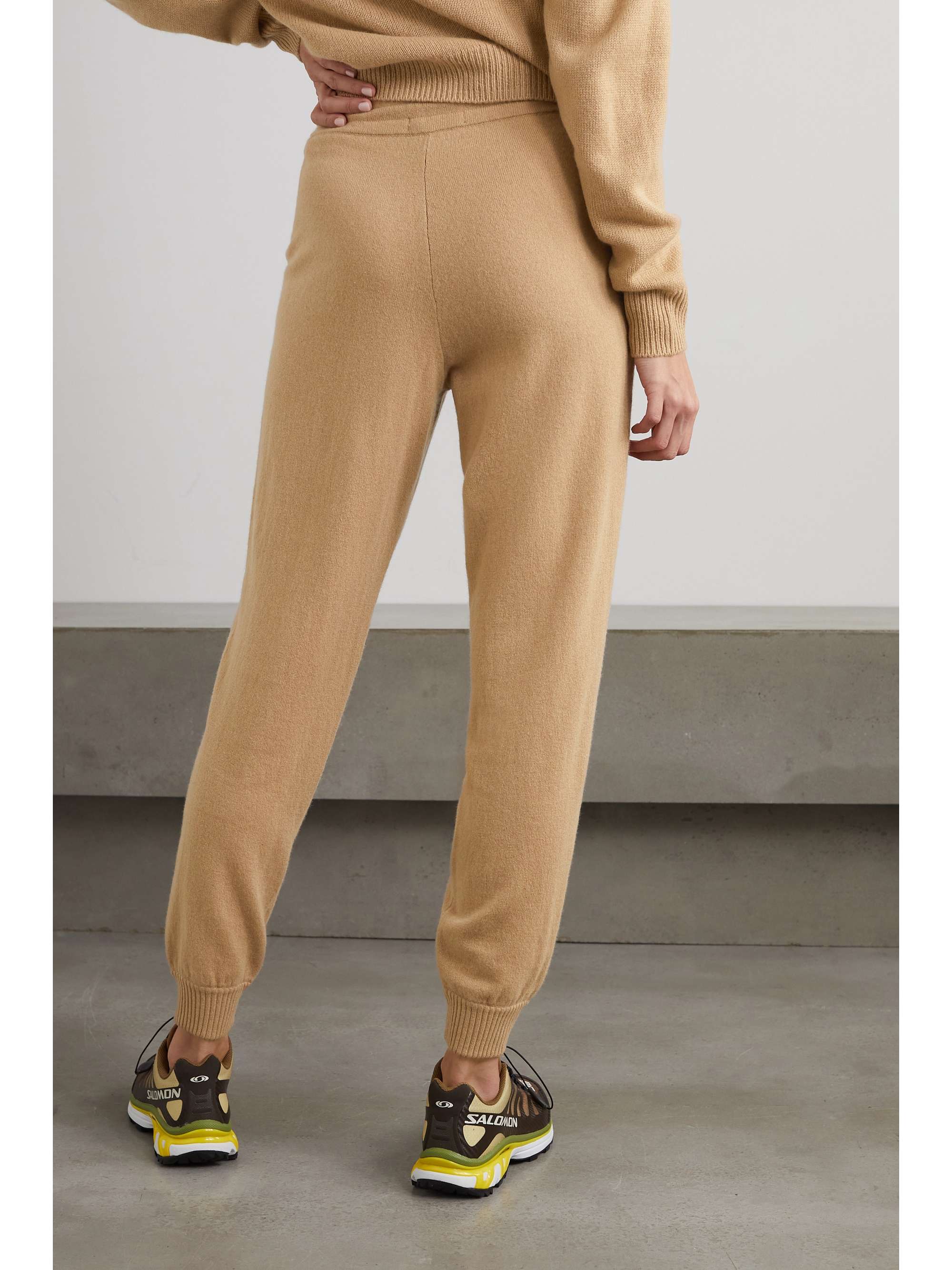 SPORTY & RICH Ina Jogginghose aus Kaschmir mit Stickerei