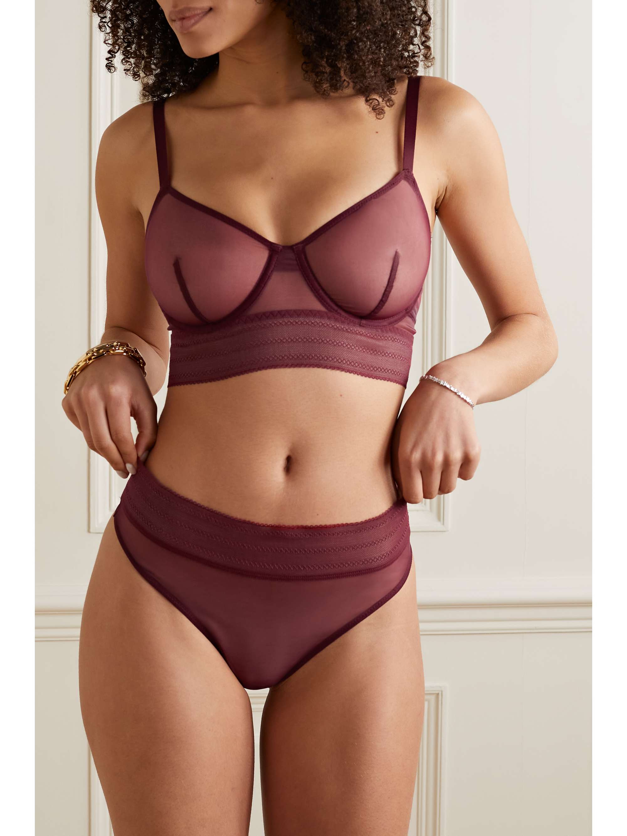 ELSE Bare lace-trimmed tulle thong