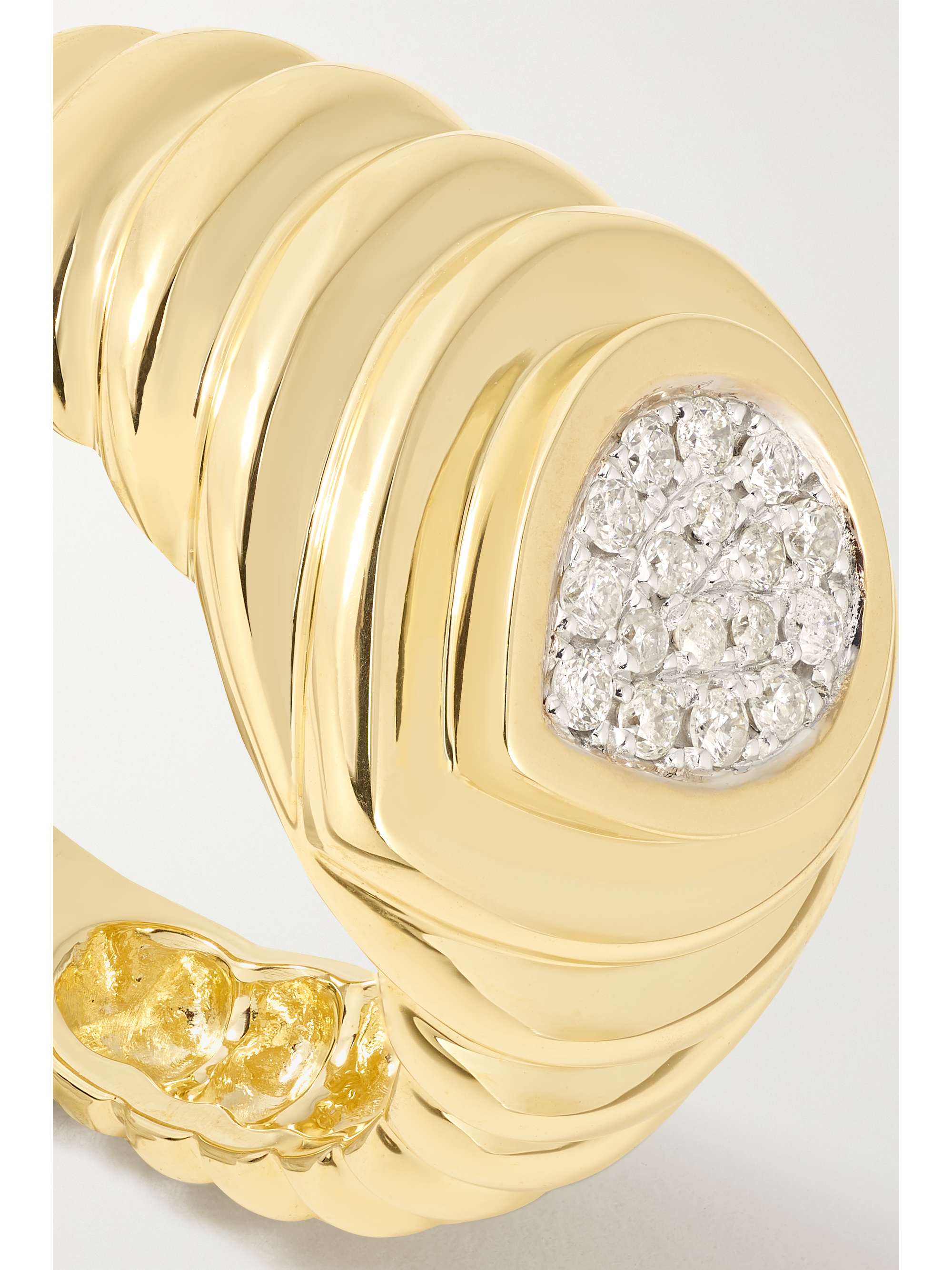 YVONNE LÉON Mini 9-karat gold diamond signet ring