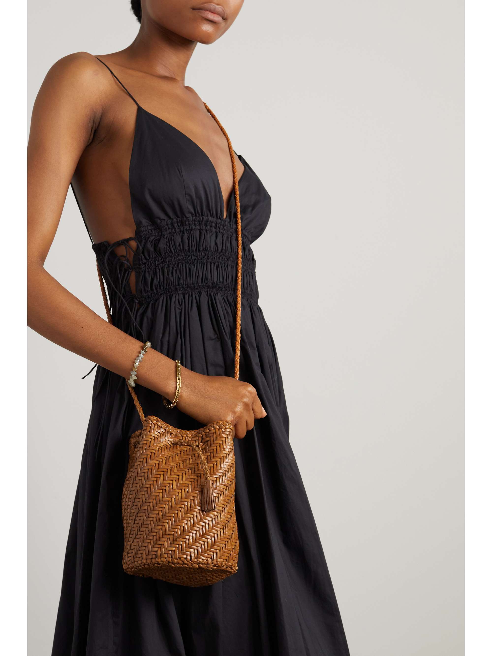 DRAGON DIFFUSION Pompom Double Jump woven leather bucket bag