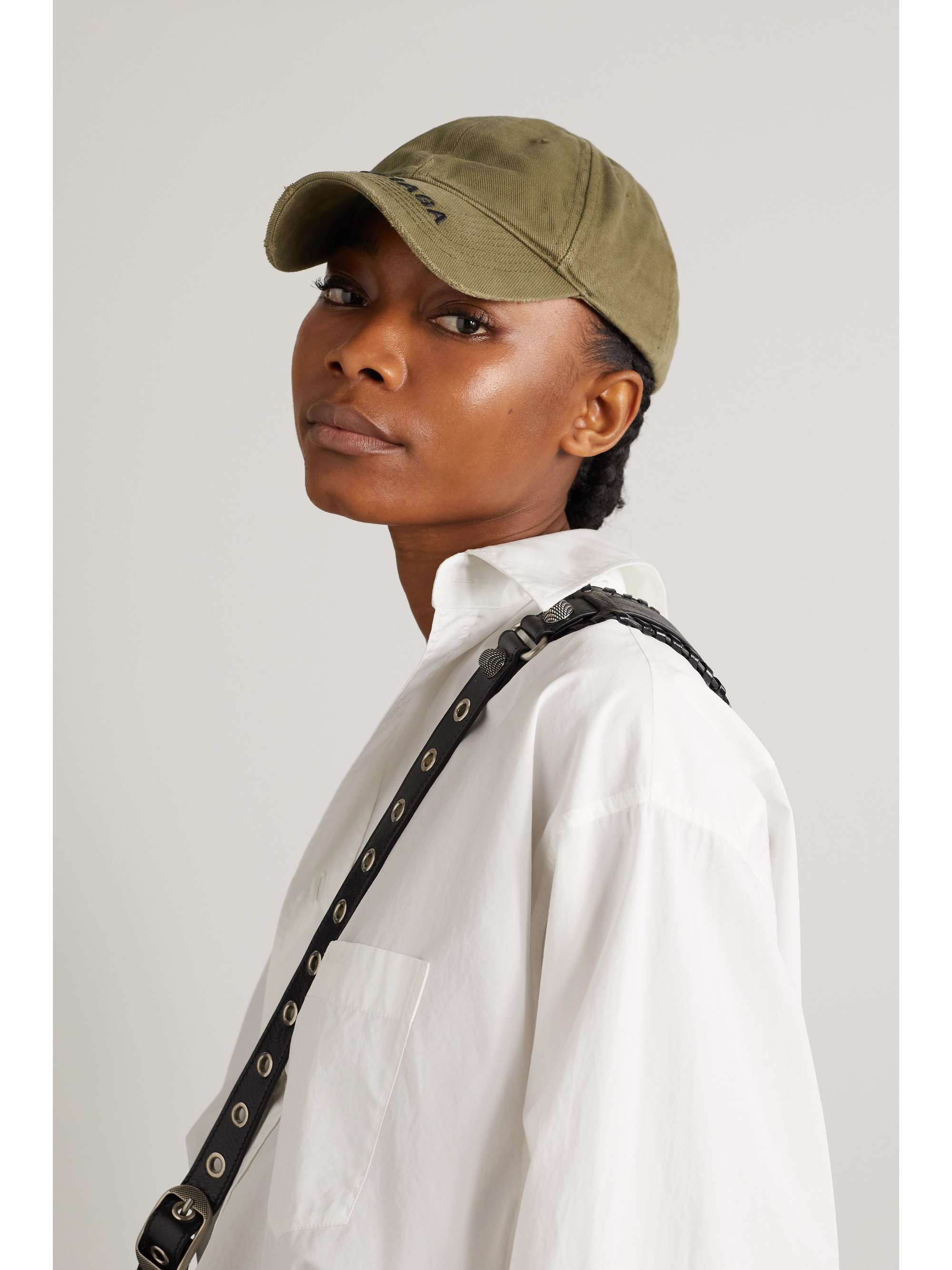 BALENCIAGA Baseballkappe aus Baumwoll-Twill in Distressed-Optik mit Stickerei