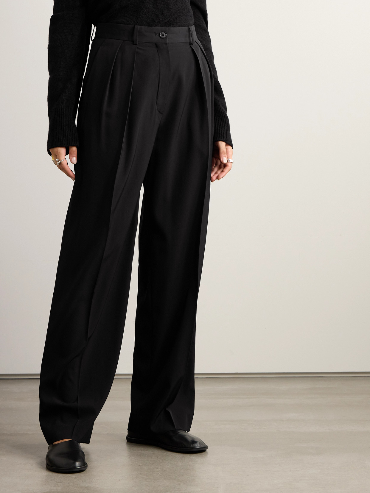 Shop The Row Essentials Igor Crepe Straight-leg Pants In Black