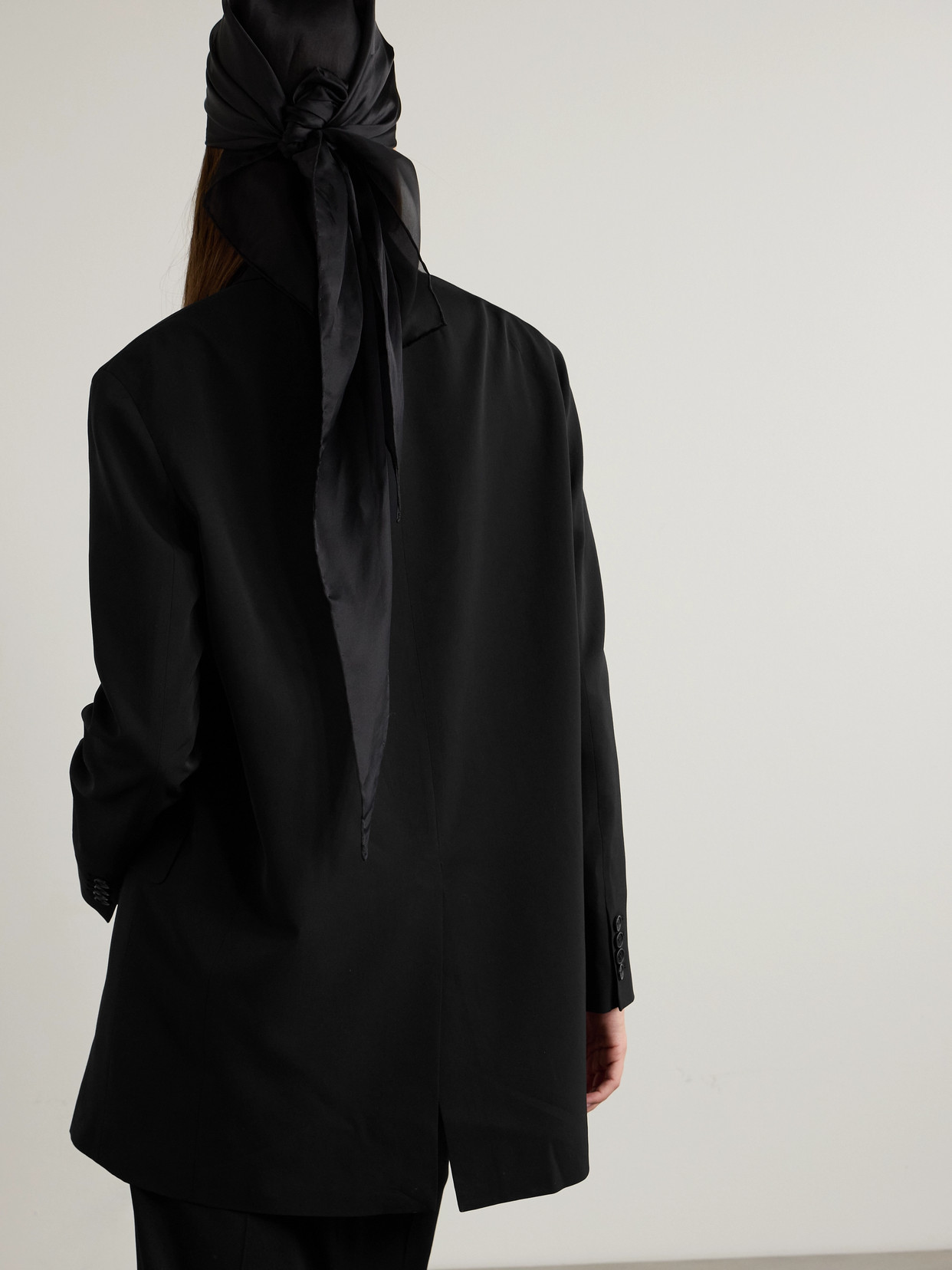 Shop The Row Obine Crepe Blazer In Black