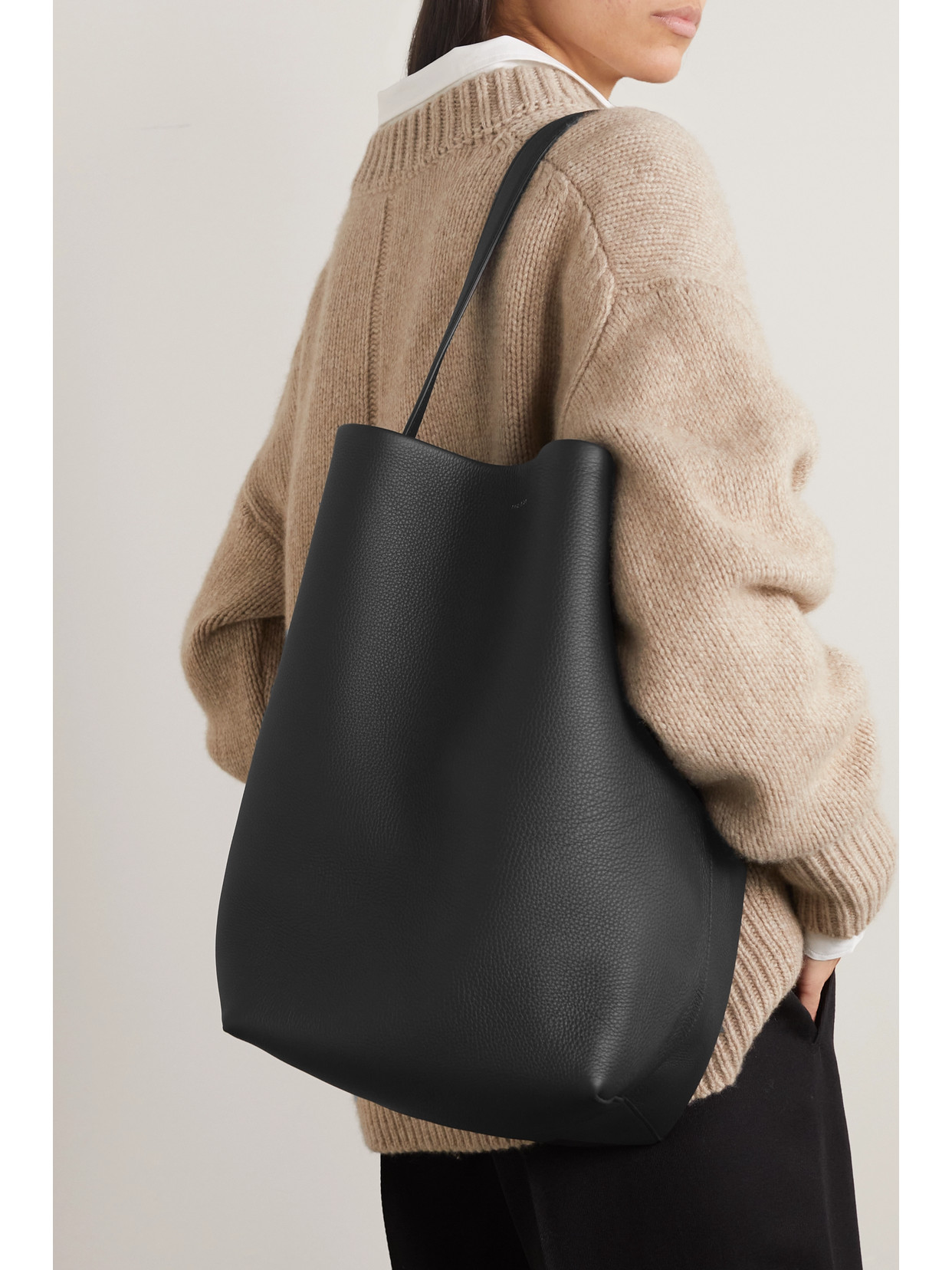 The Row N/s Park Textured-leather Tote In Black