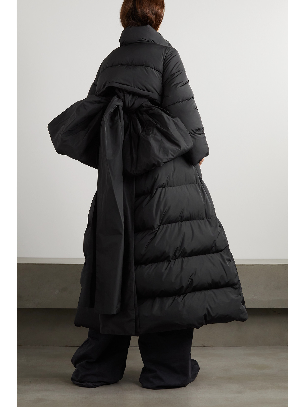 Balenciaga Bow appliqu Quilted Technical shell Coat In Black