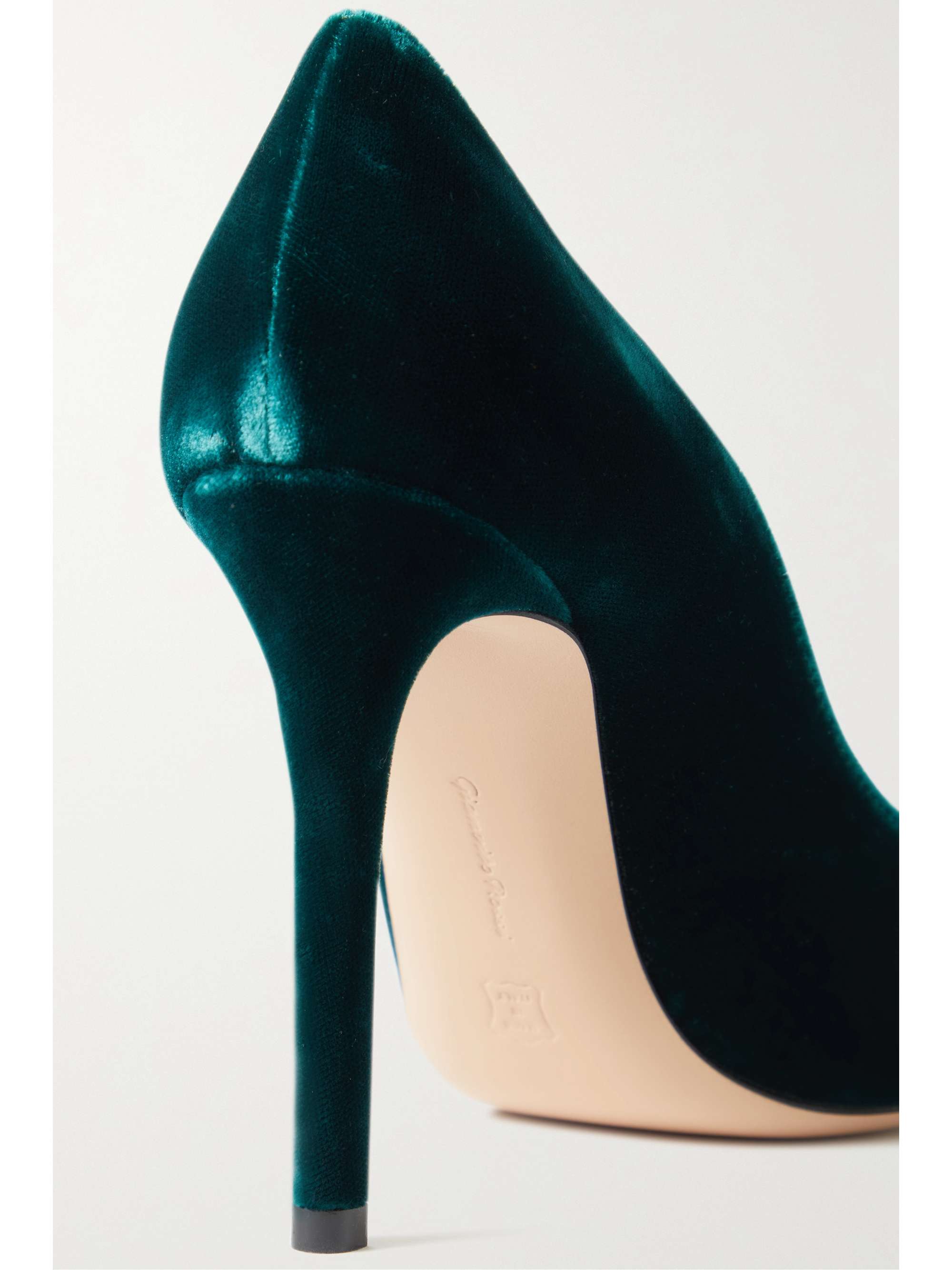 GIANVITO ROSSI Gianvito 105 velvet pumps | NET-A-PORTER