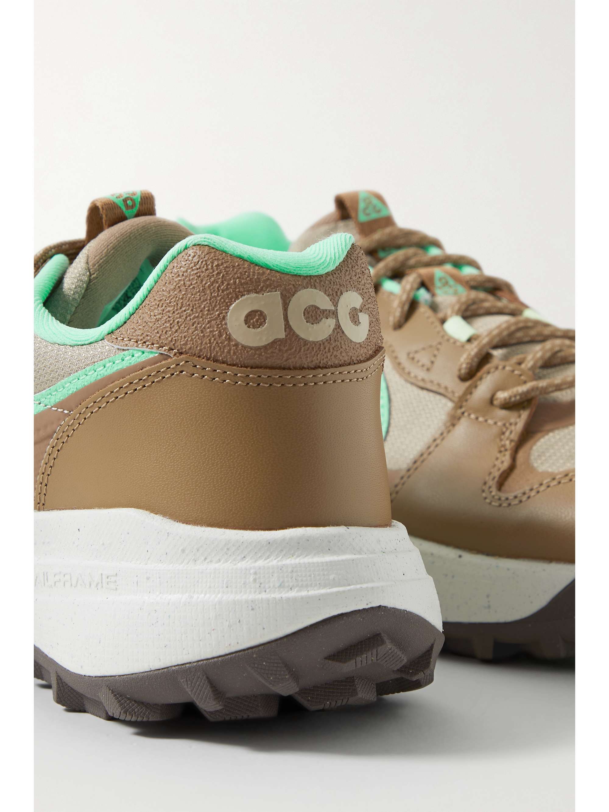 acg lowcate hiking sneaker