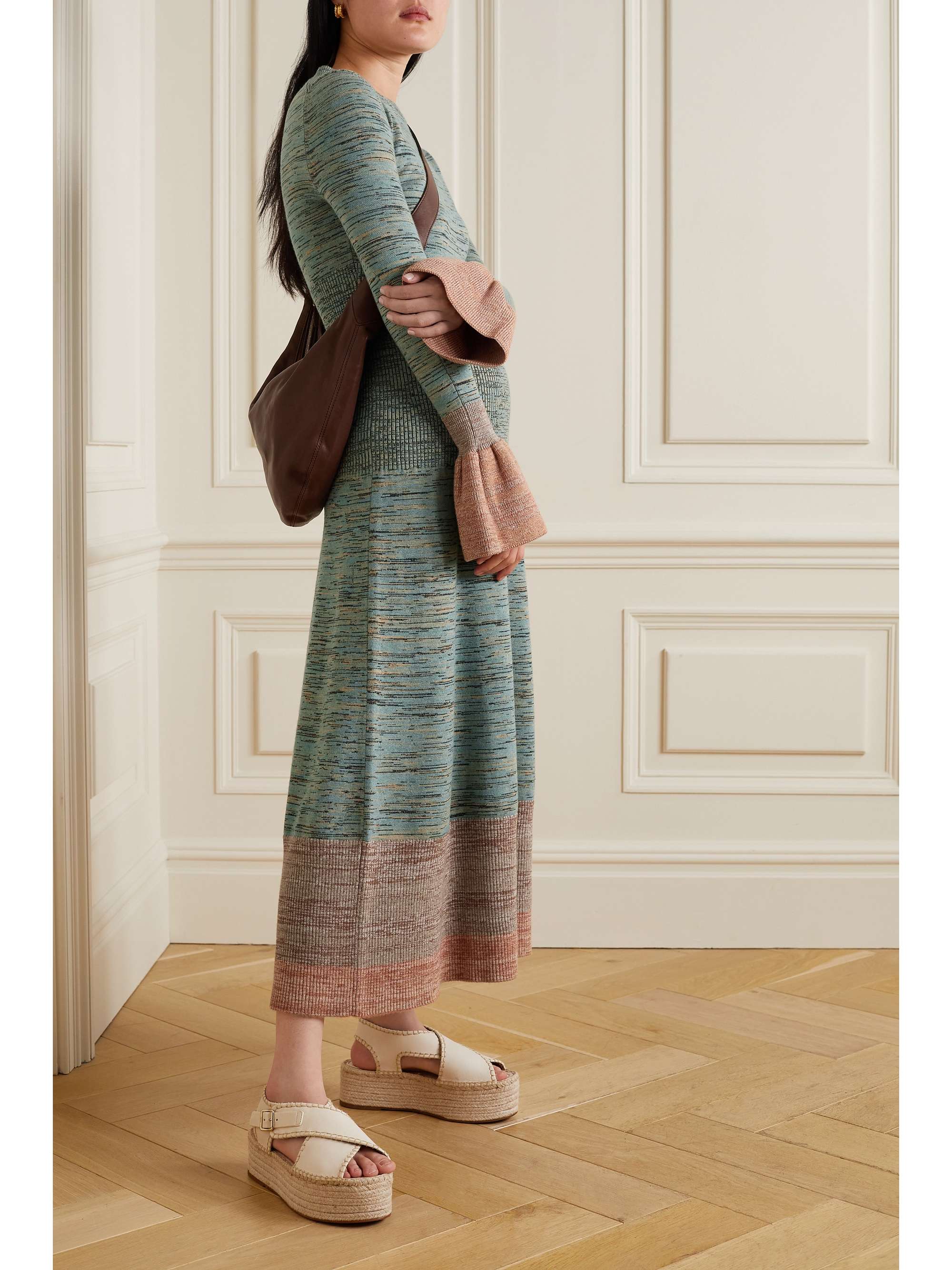 ULLA JOHNSON Nathalie 条纹混色罗纹针织中长连衣裙