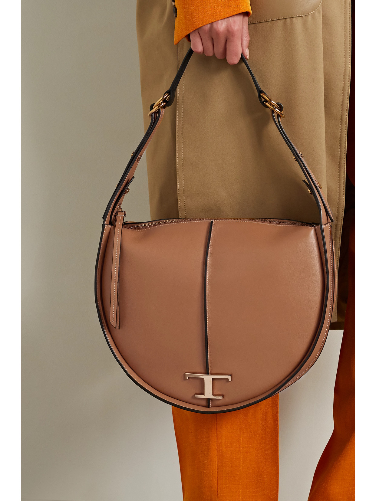 Shop Tod's Leather Shoulder Bag In Brown